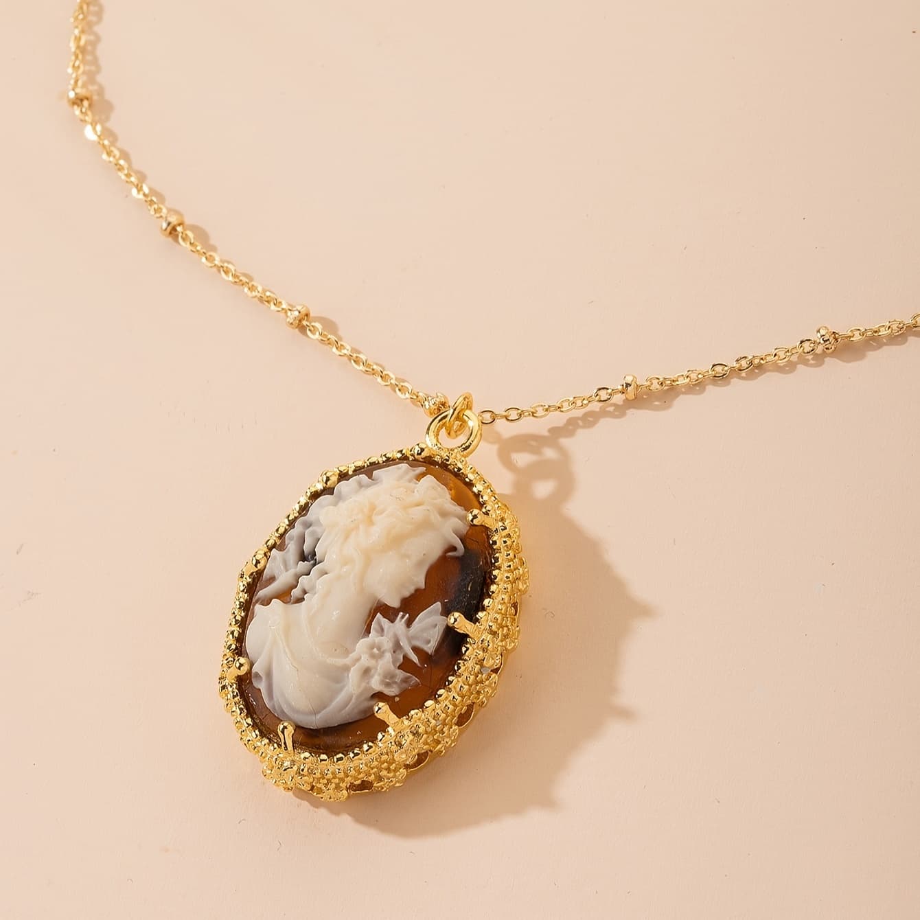 TEMU A Metal Fashionable, Easy, Personalized, And Versatile Woman's Head Necklace