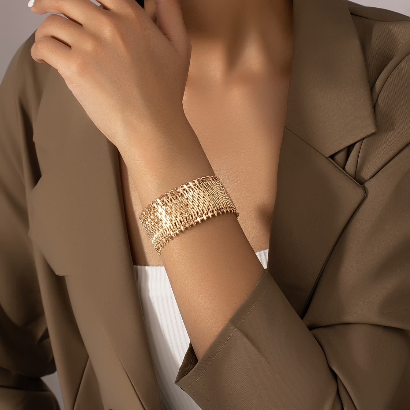 TEMU Lady's Fashion Versatile Simple Elegant Daily Wear Geometric Metal Bracelet 1