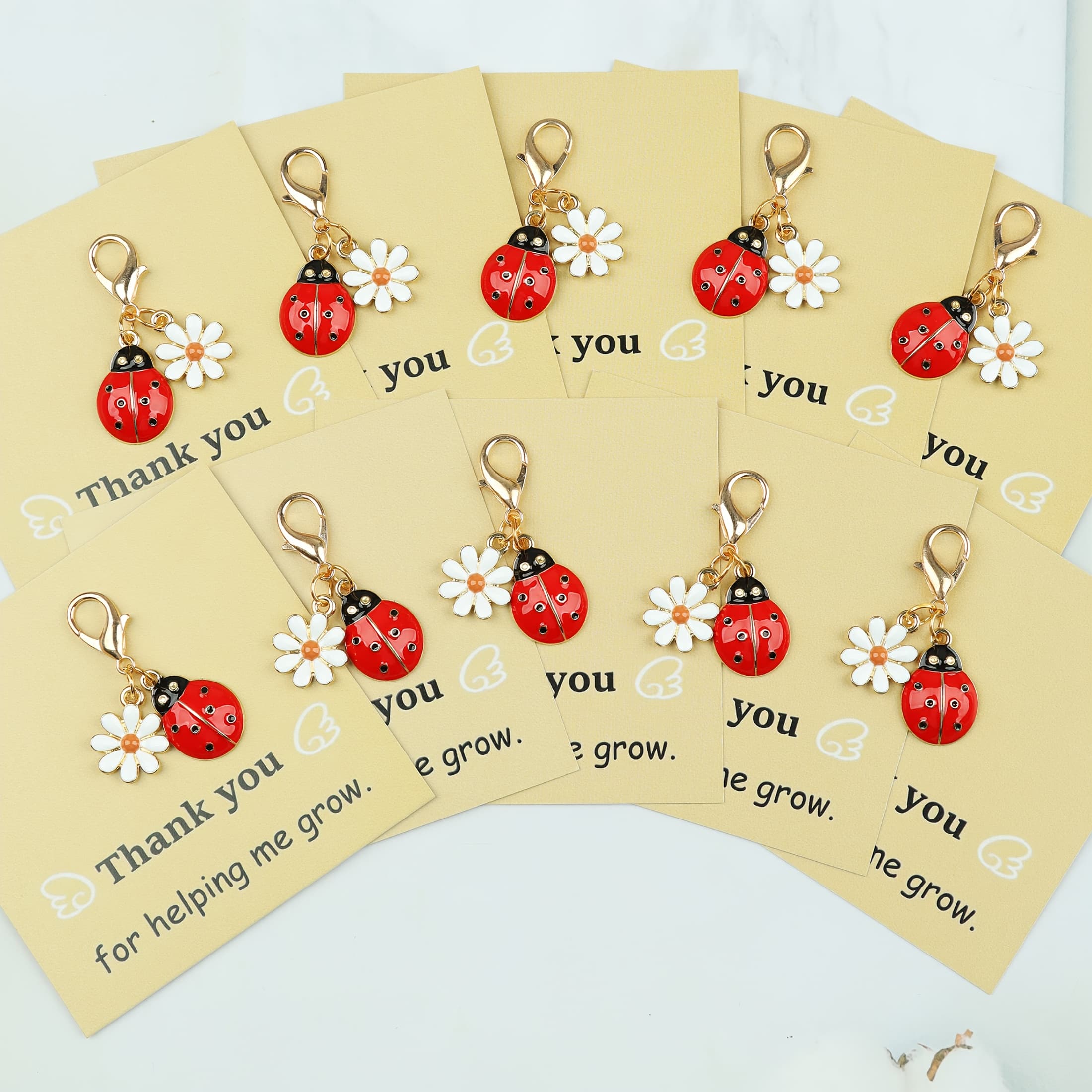 TEMU 10pcs Ladybug & Daisy Keychain Gift Set With Thank You Cards - Cute Ladybug Charms, Daisy Flower Keychains & Matching Cards For Party Favors, Wedding,, Graduation, Christmas - Ideal For & (10pcs)