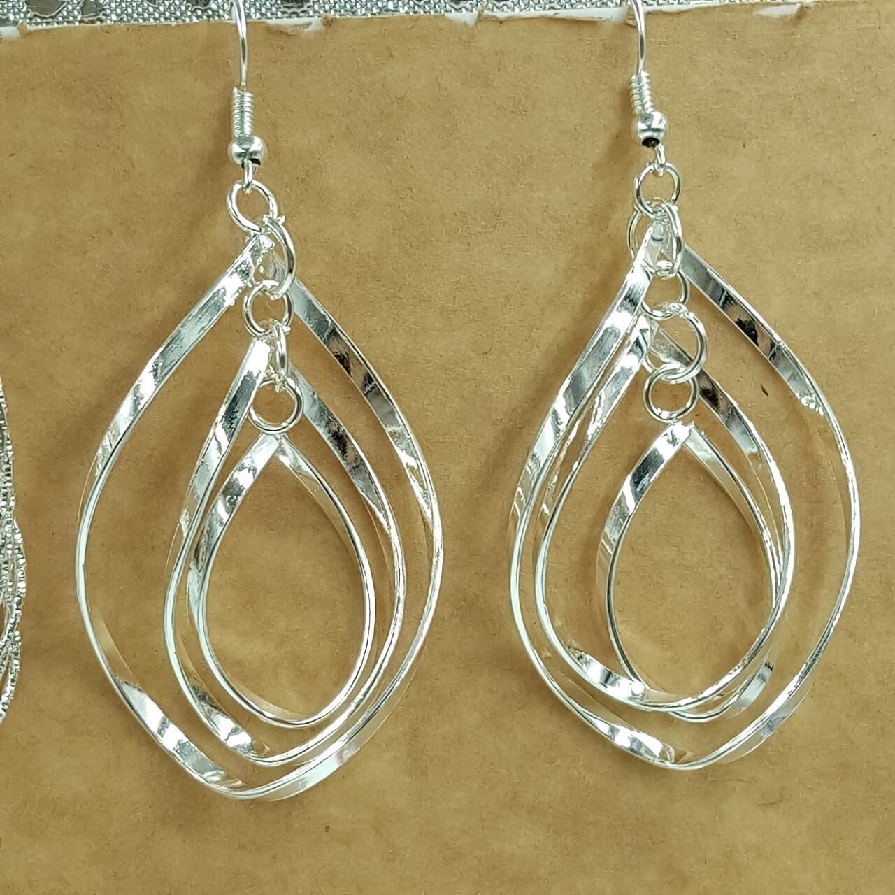 TEMU A Pair Of - Oval - Shaped 3 - Circle Threaded Earrings - Hypoallergenic - Fashion - And - A Great And Birthday Gift