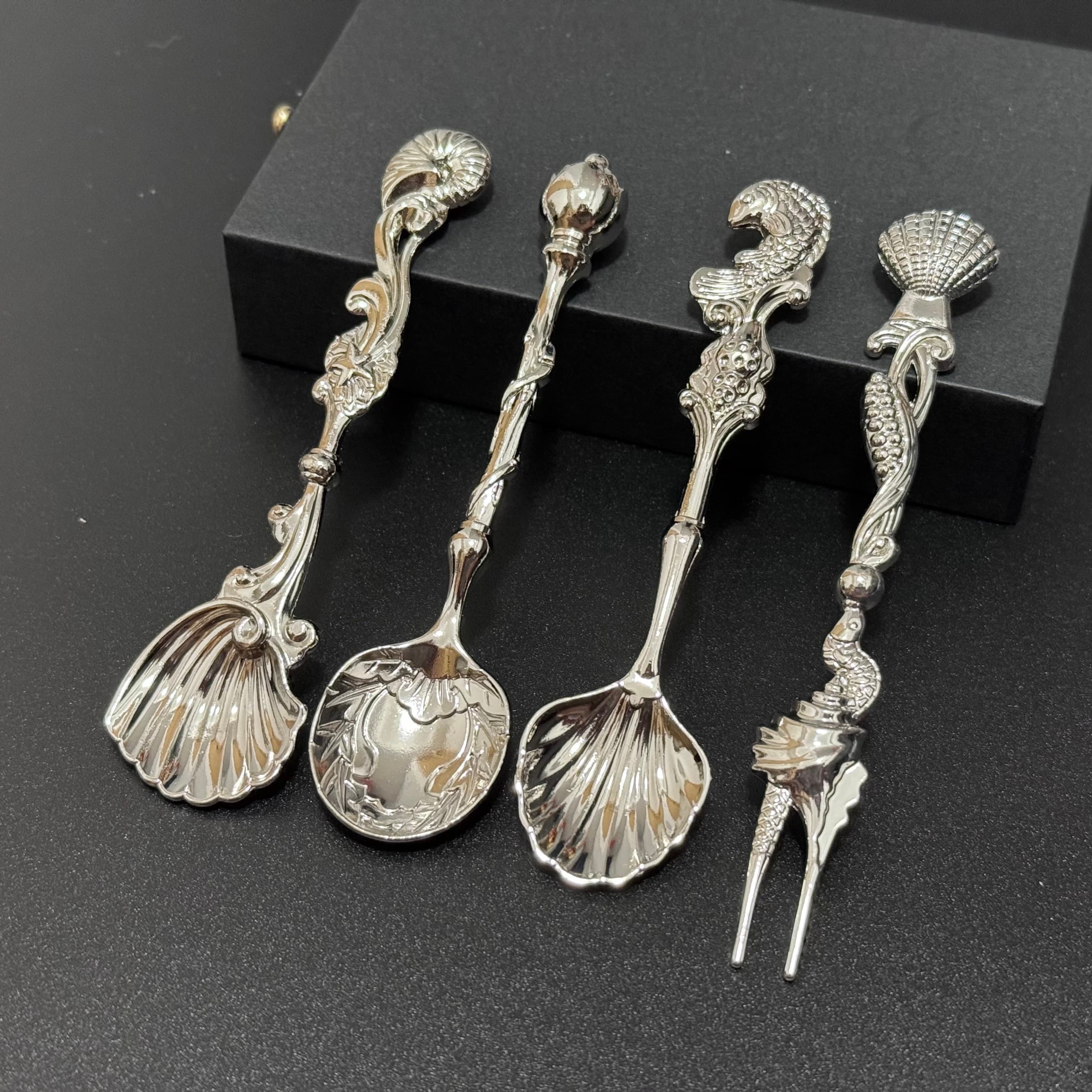 TEMU "" 4pcs/set Gorgeous Vintage-inspired Cake Ice Spoon And Food Pick Set - Perfect For Outdoor Dessert Bar And Party