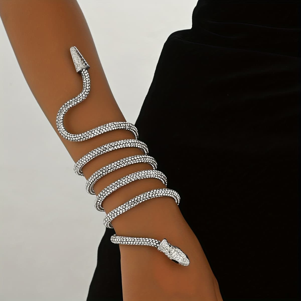 TEMU A Stylish And Sexy Shiny Simulates A Snakelike Winding Arm Chain, Which Bent At Will