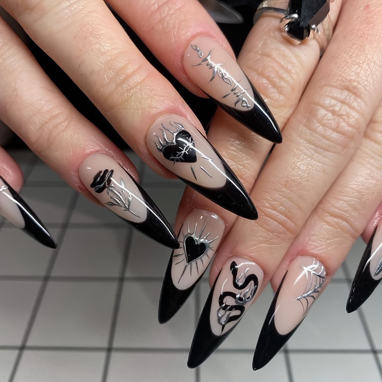 TEMU 24pcs Long Teardrop-shaped "hot " Style Black Snake Irregular Line Wearable Nail Tips & 1 Nail File & 1 Self-adhesive