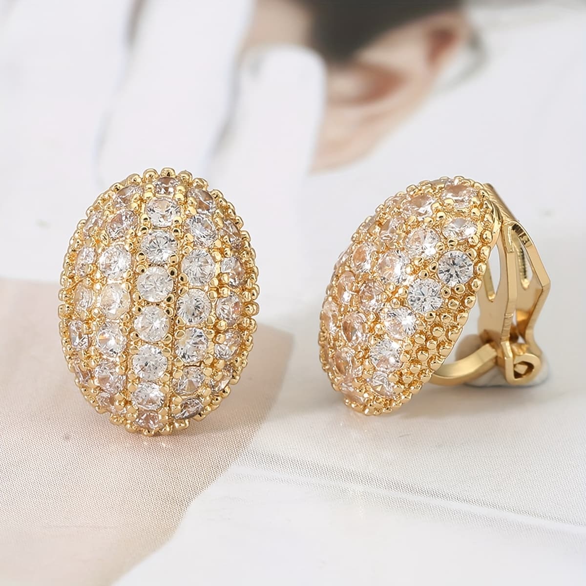 TEMU 1 Pair Oval Zirconia Ear Clips - Luxury Non-piercing Clip-on Earrings For Women, Elegant Wedding Jewelry, Perfect Engagement Gift