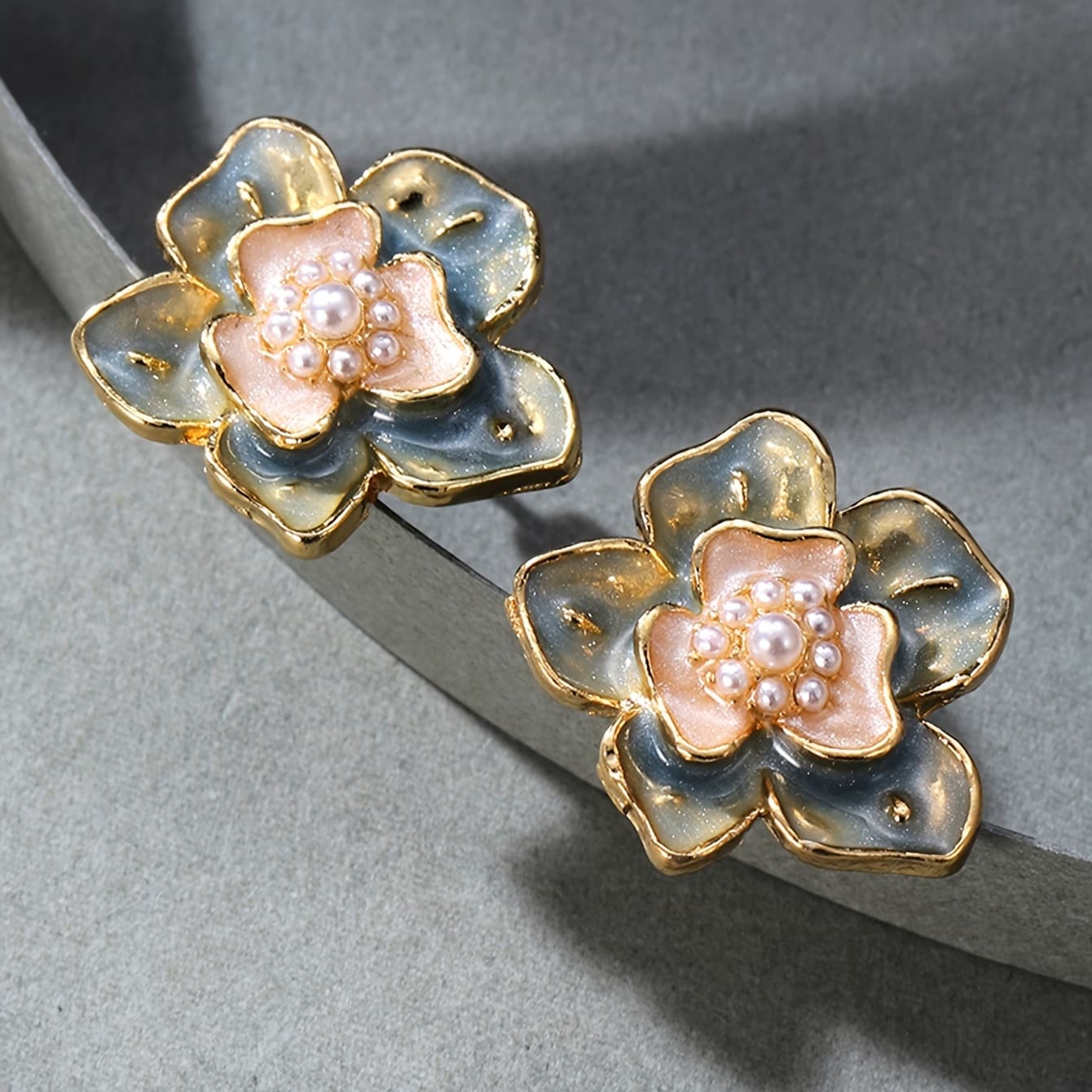 TEMU A Pair Of , Elegant, Sweet, Faux Pearl Inlaid Enamel Flower Earrings For Women, Suitable For Holidays, Birthdays, Dating, Parties, Vacations, Shopping, Daily Additions