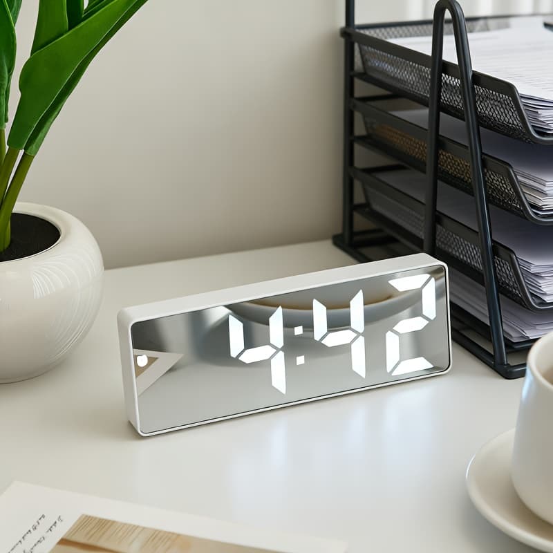 TEMU Contemporary Led Desk Clock With Temperature Display Brightness Adjustment Night Snoozes Functions 12/24hour Mode Led Electronic Clock For Bedroom