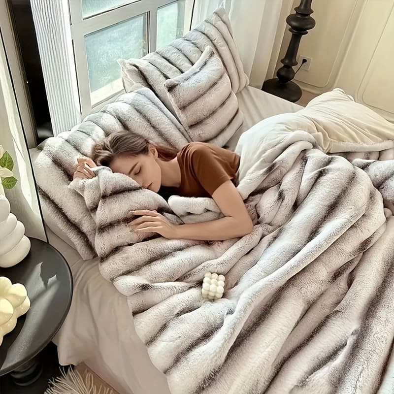 TEMU 1pc Jumbo Faux Rabbit Blanket - Thickened Warm Oversized Bedspread Suitable For All , Machine Washable Cozy Couch Bed Throw - Luxury Rabbit Hair Bed Cover