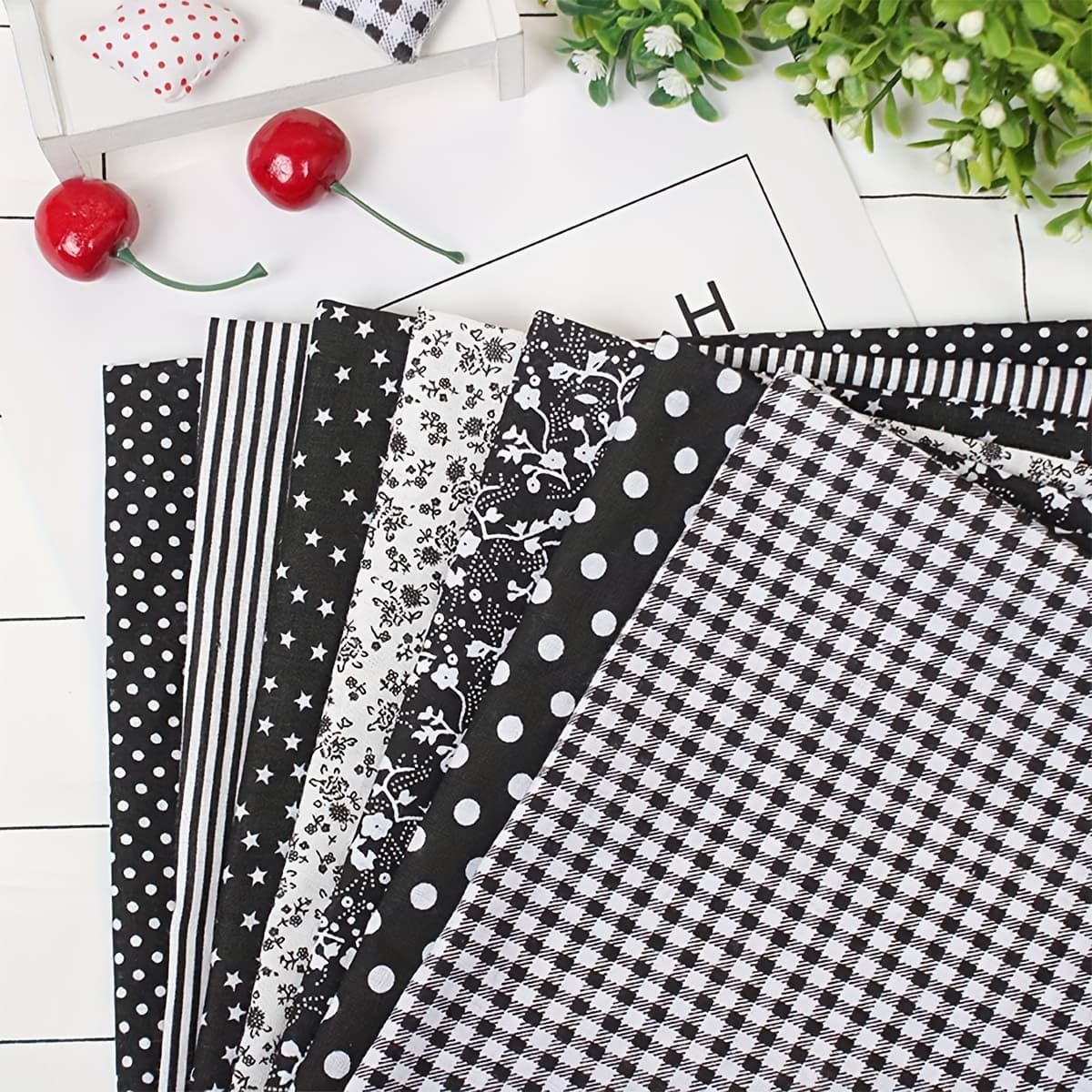 TEMU Set Of 7pcs Of 20" X 20" Cotton Fabric For Projects, Ideal For Quilting And , Featuring Gingham Patterns. Perfect For Cotton Cushions In Black
