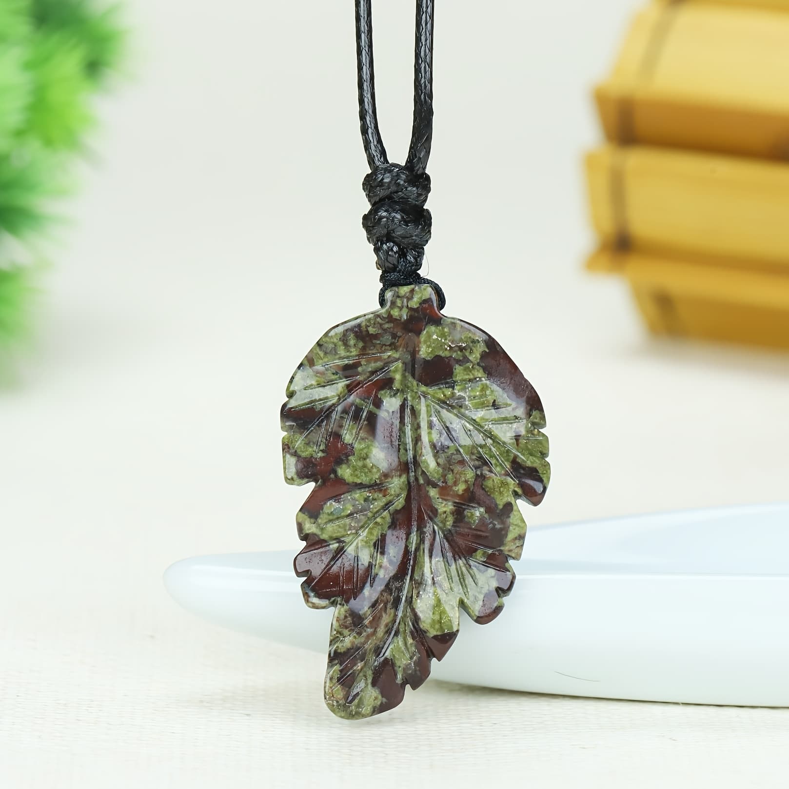 TEMU A Dragon Leaf Pendant For Gifting