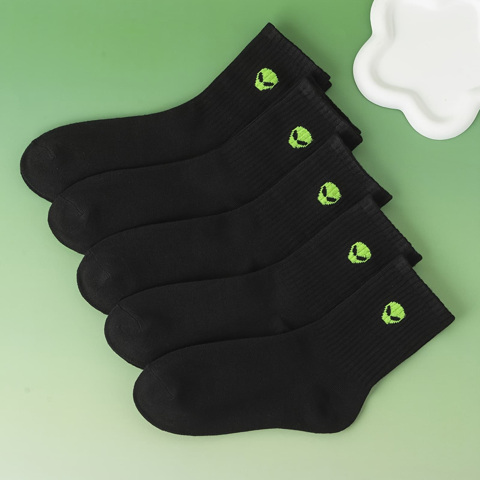 TEMU 5 Pairs/10 Pairs Of Men's Mid-calf Socks Featuring A Trendy Cartoon , Suitable For Men And Women, Perfect For Casual And Sports Wear, With A Simple, Soft, Comfortable, And Breathable Fabric.