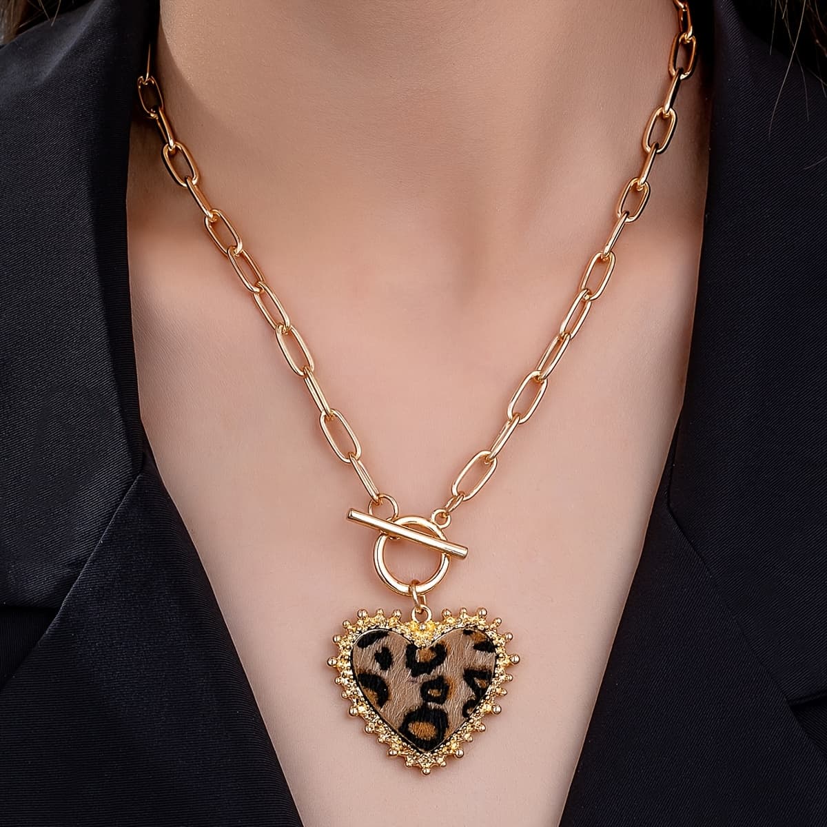 TEMU Elegant Luxury Premium Leopard Print Heart Pendant Necklace
