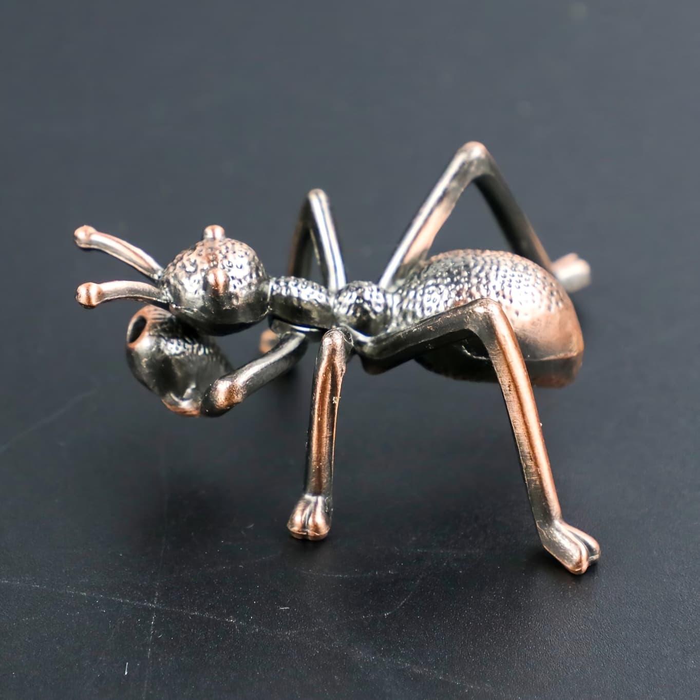 TEMU 1pc Alloy Ant Incense Holder, Creative Stick Incense Stand, Insect-shaped Incense Holder, Home , Desktop Meditation Decoration, Birthday Gift, Home And Office Ornament