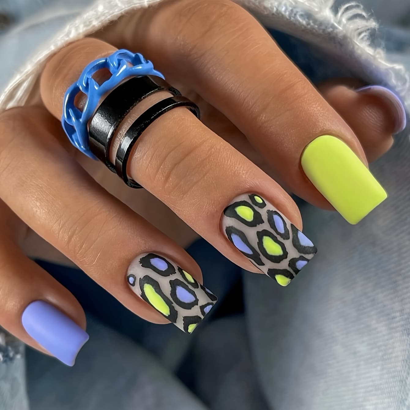 TEMU 24pcs Gorgeous Square Press-on Nails With Contrasting Colors, Easy Spot Pattern, , Suitable For Daily Wear. Includes Jelly Glue And File Strips