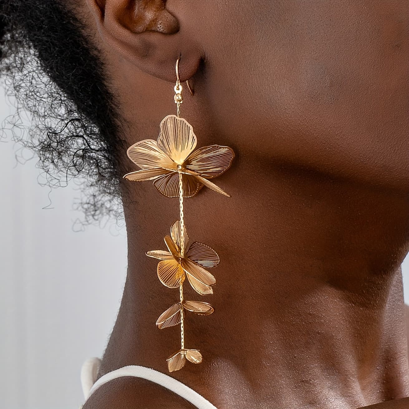 TEMU A Women's Elegant, Sexy, Light Earring With A Floral Suitable For Parties, Banquets, Weddings, And Daily Wear