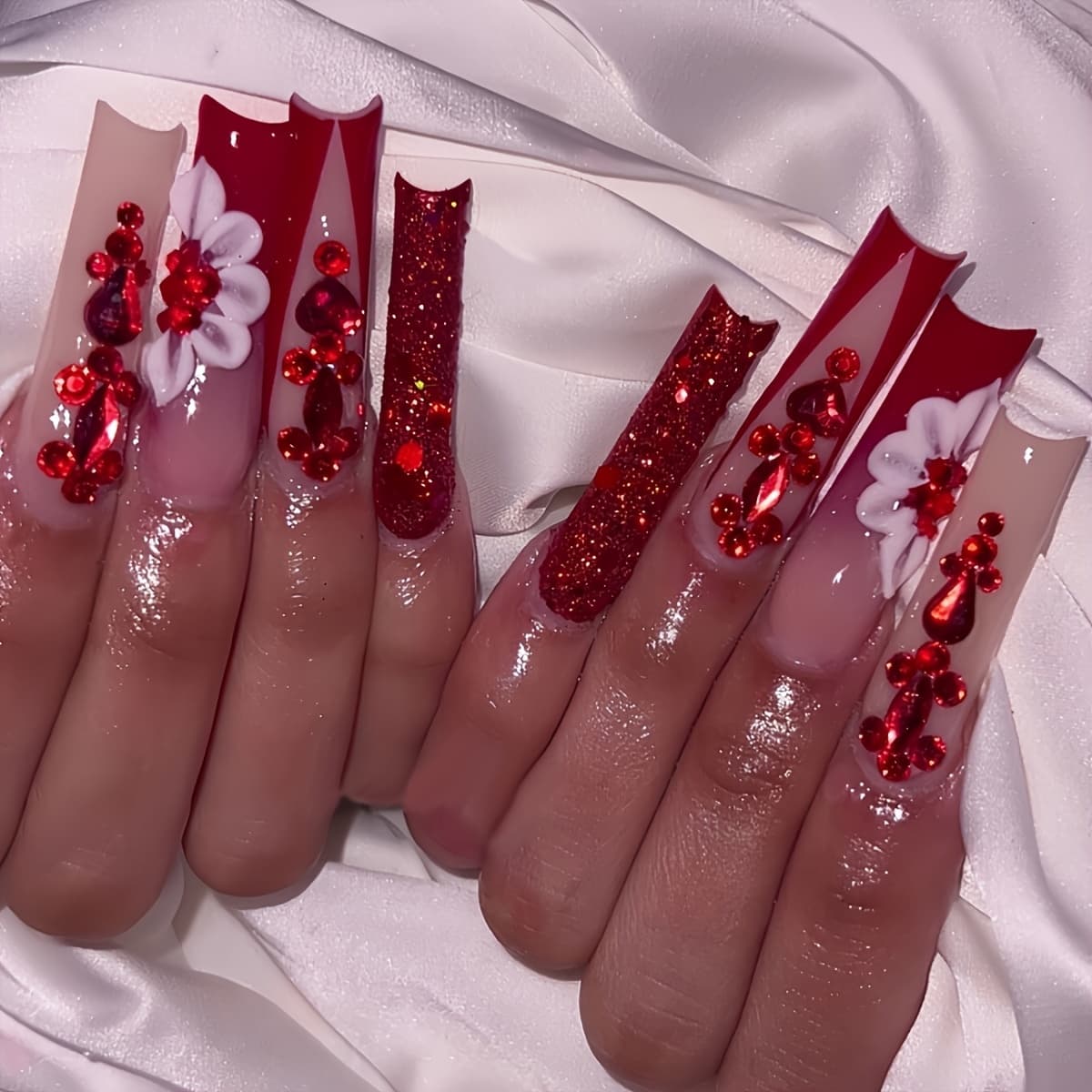 TEMU A Set Of 24 Water Drop-shaped Fake Nails, Luxurious And Ruby Heart Necklace, Pure , And Shiny Sprinkled Golden, Fashionable And High-end
