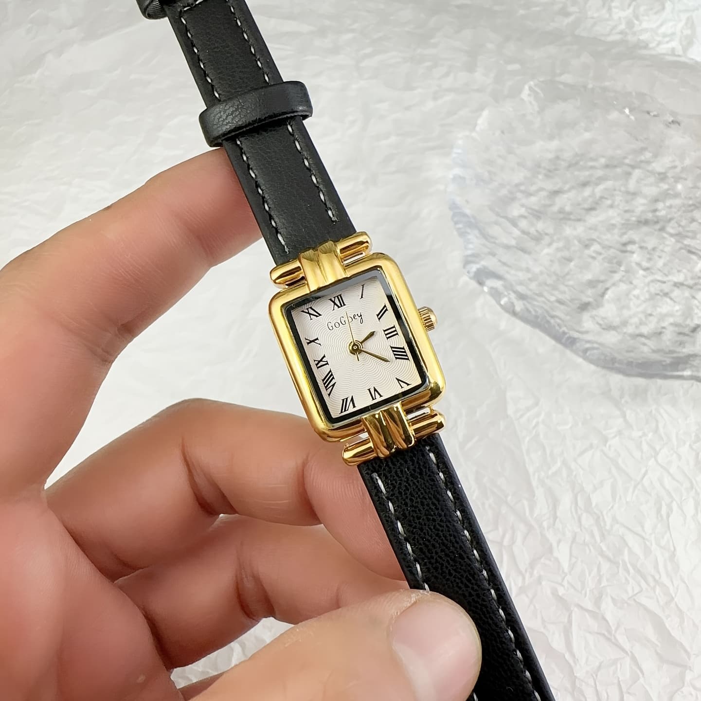 TEMU Classic Women's Quartz Watch With Face, Brown Faux Leather & Gold- Case - Stylish Display For Everyday Wear, Sophisticated | Style | Quartz Mechanism