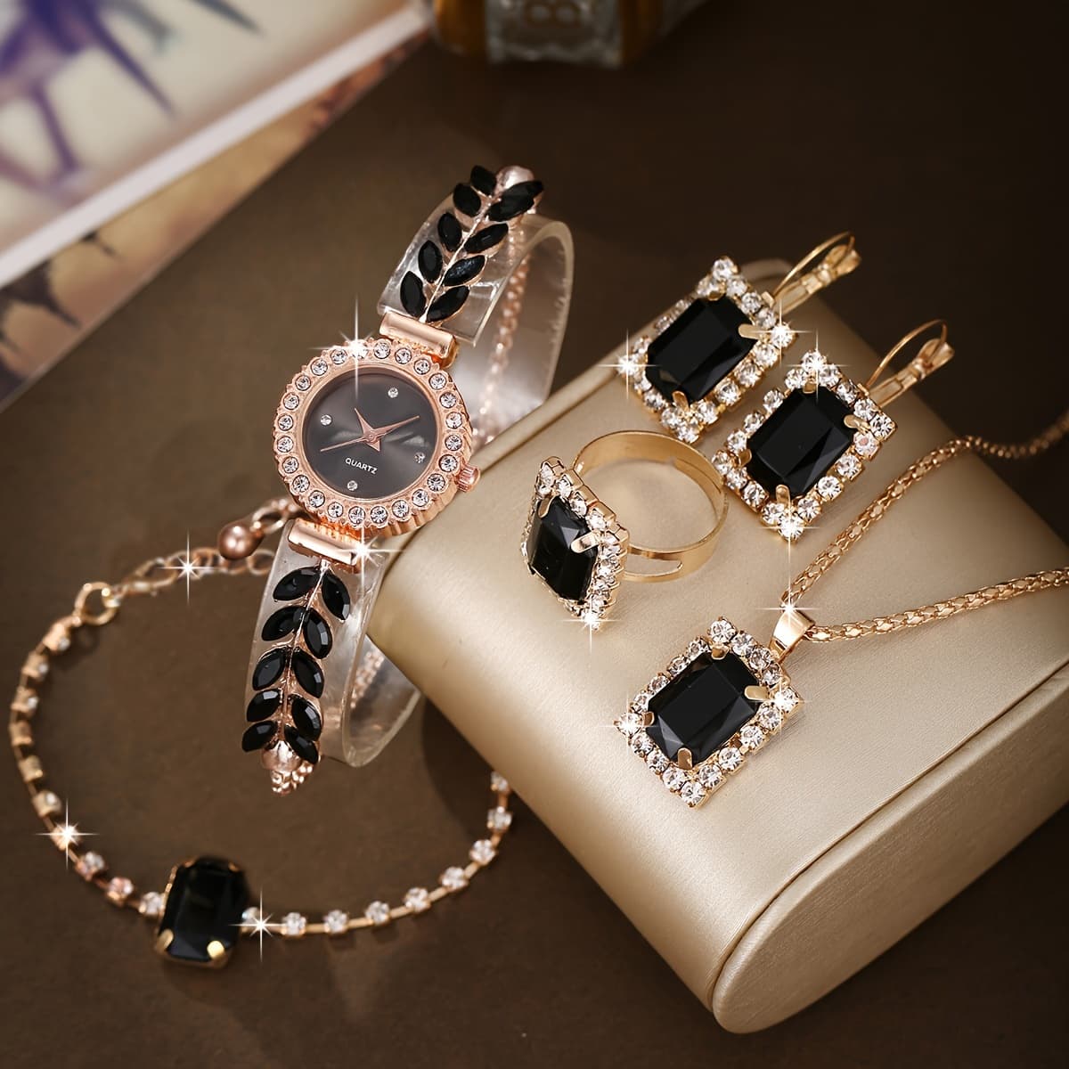 TEMU Fashionable Small, Fresh, Retro And Simple Quartz Watch + 5pcs Set Of Black Square Jewelry Set