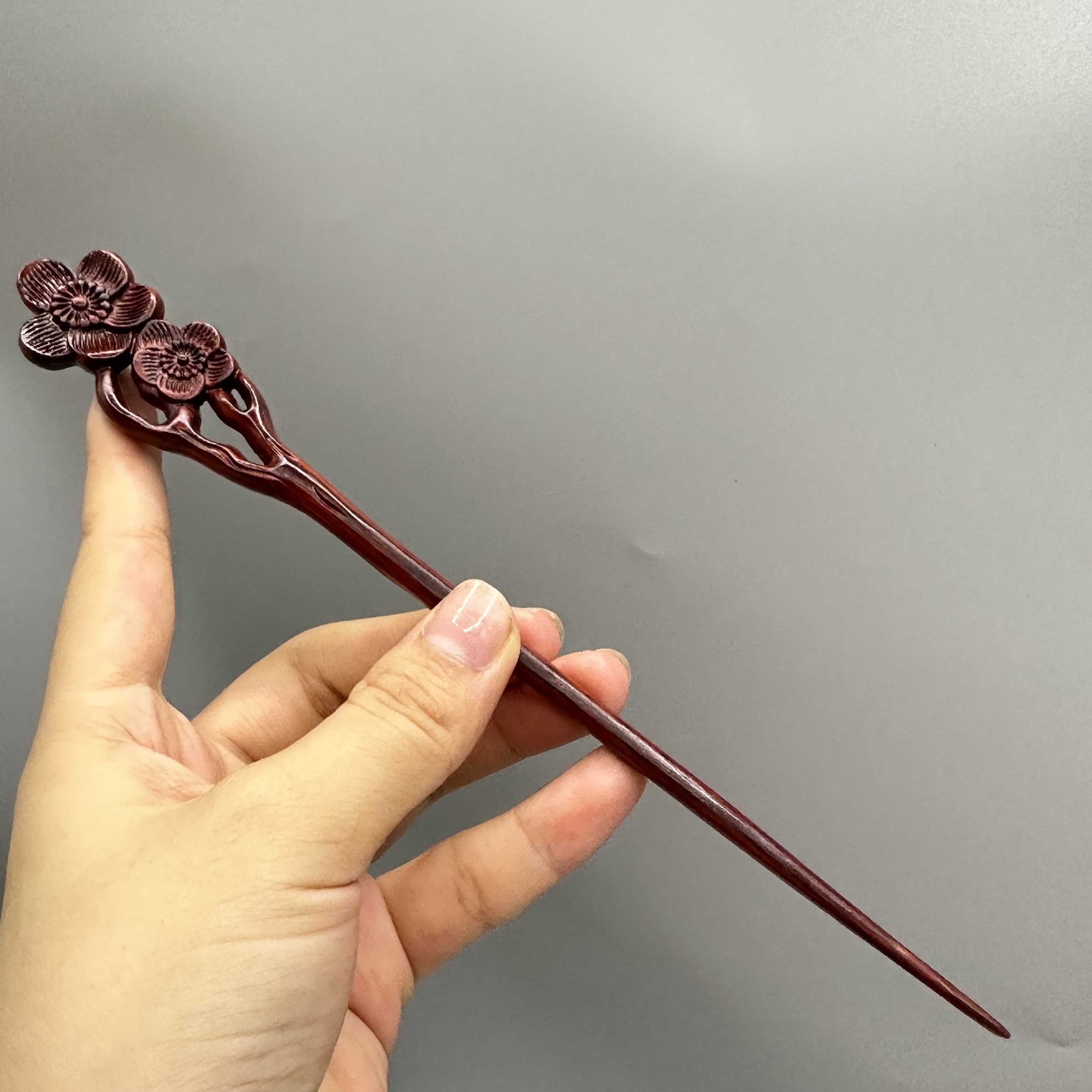 TEMU Elegant Wooden Peach Hairpin - Handcrafted Solid Wood, Perfect For Hairstyles & Gifts Suitable For Men And Women.