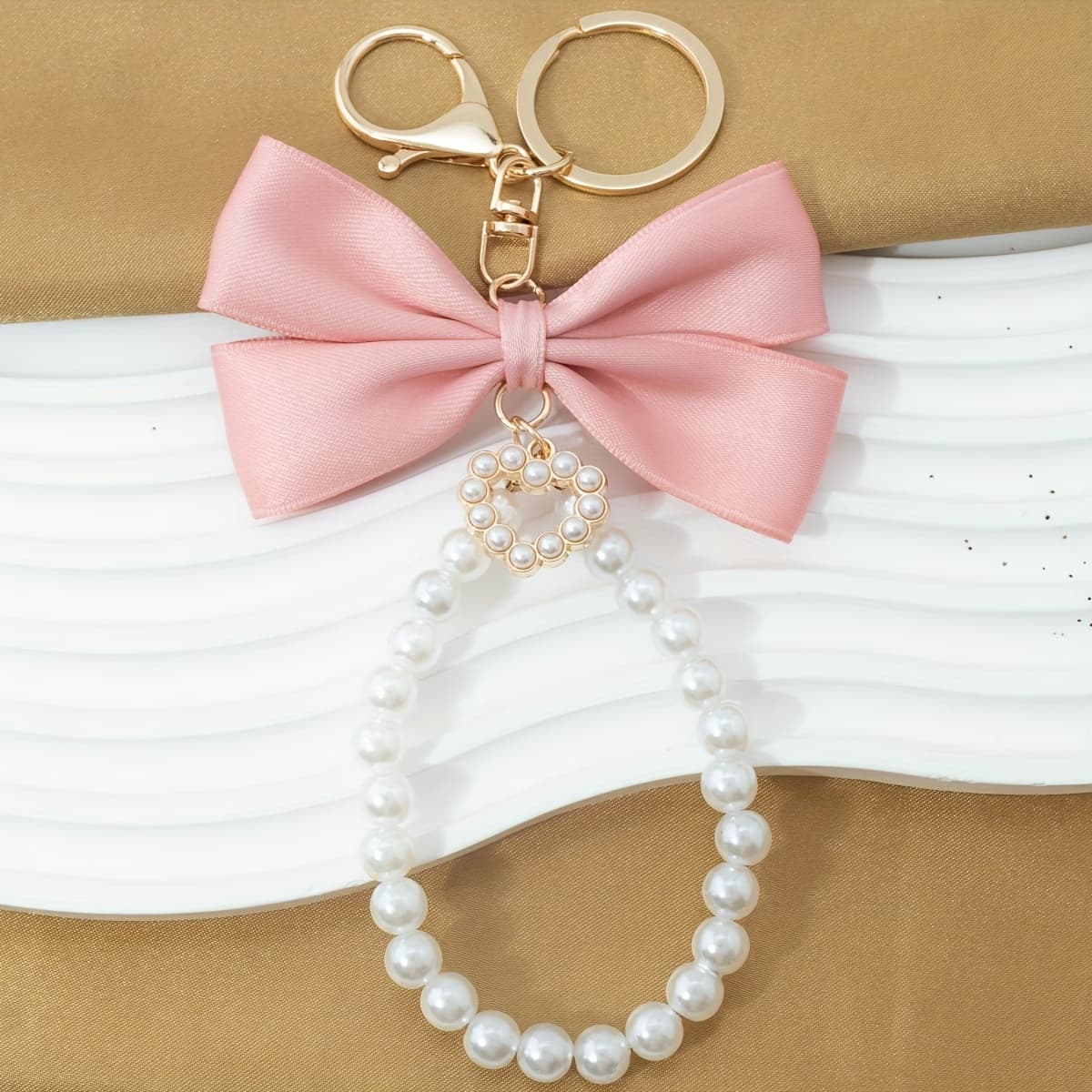 TEMU Women's Versatile Key Chain - 1pc Elegant Bow Pendant Metal Construction For Durability Exquisite Beadwork Ideal For Daily Use/wedding Decorations/birthday Gifts/bridal Showers