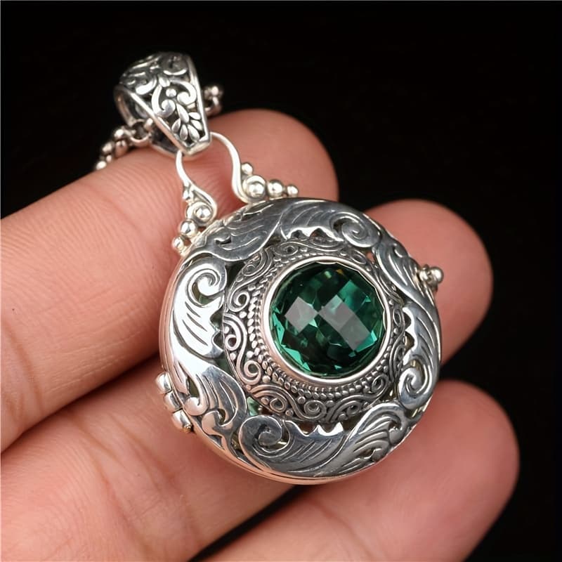 TEMU High Quality 925 Silver Necklace, Exquisite, Cute, Fashionable, Sexy, , Suitable For Men And Women, With Green Hollow Retro Necklace, Boutique Necklace, Boutique Gift, High-end Gift, Gift