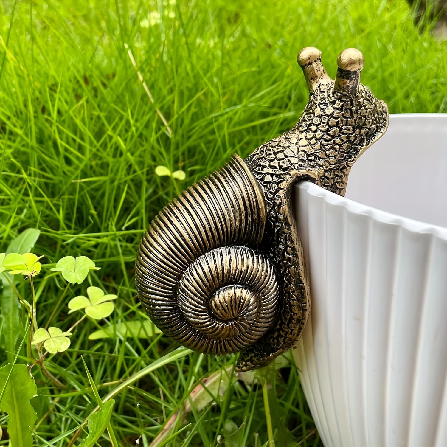 TEMU Vintage Bronze-color Resin Climbing Snail Statue Wall-mounted Farmhouse Halloween Decor - Miniature Fairy Garden Ornament For Outdoor Fence, Lawn & Courtyard Decoration