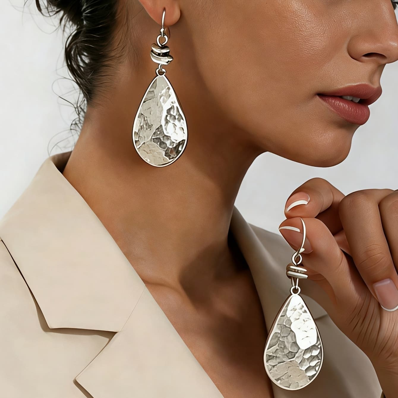 TEMU 1 Pair Of Trendy Vintage-style Women's Silvery Metal Teardrop Earrings, Suitable For Daily Wear And Party Accessories