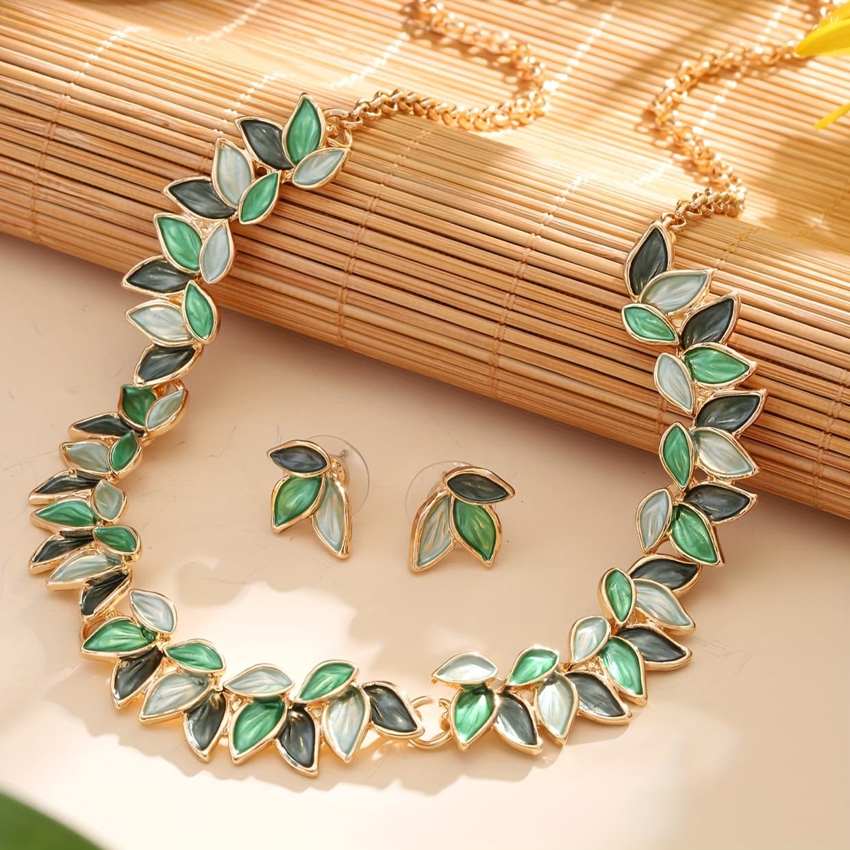 TEMU A Jewelry Set For Women Featuring A Necklace And A Pair Of Earrings, Designed With Elegant Green Leaf , Perfect For Formal Events And Parties