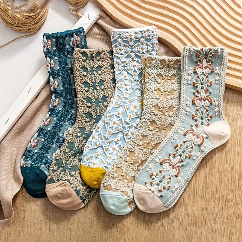 TEMU 5 Pairs Of Women's Socks, Mid Tube, Autumn And Winter Three-dimensional And Comfortable Knitted Socks, Christmas Gift, Retro Socks For Teenagers