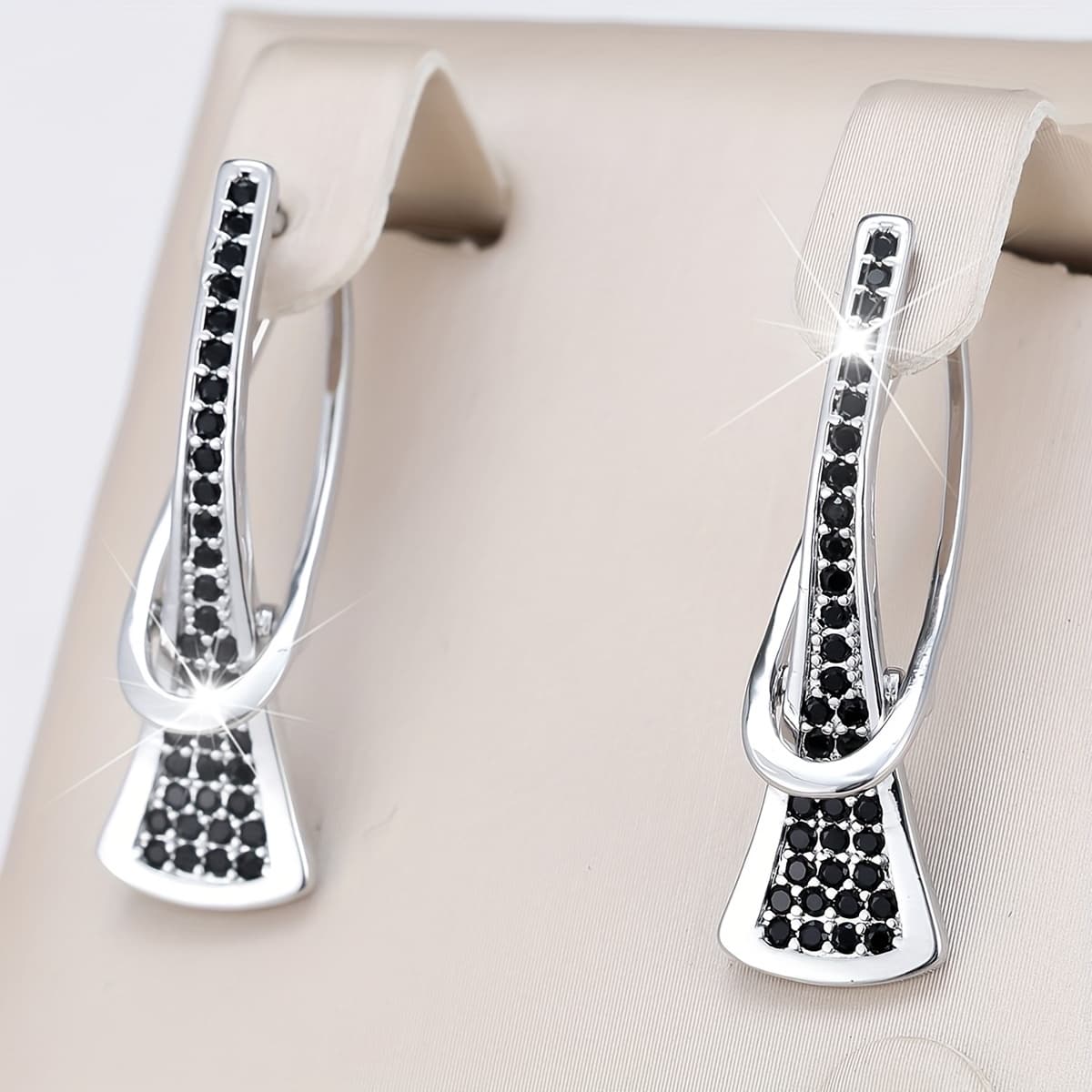TEMU Pair Of Luxurious Elegant Synthetic Zirconia Women's Earrings Romantic Gift High-end Jewelry Present