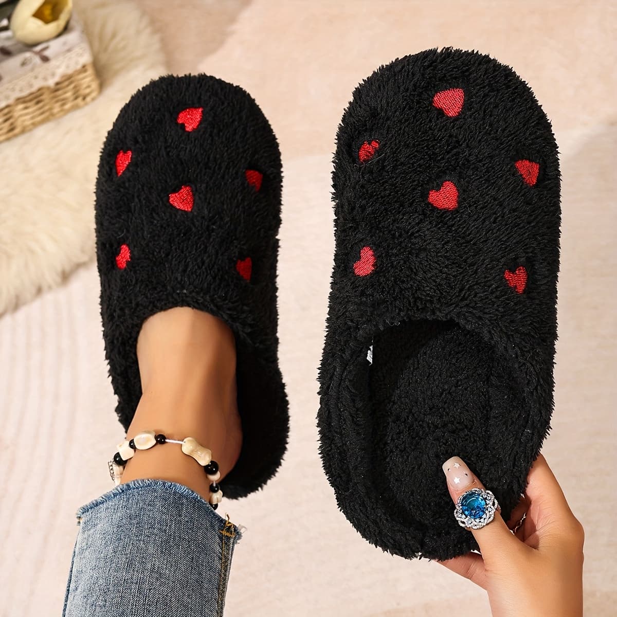 TEMU Soft-soled Heart Warm Slippers - Noise-free Slippers - Super Soft And Lightweight - Suitable For Use On Floors Or Carpets, Women Shoes