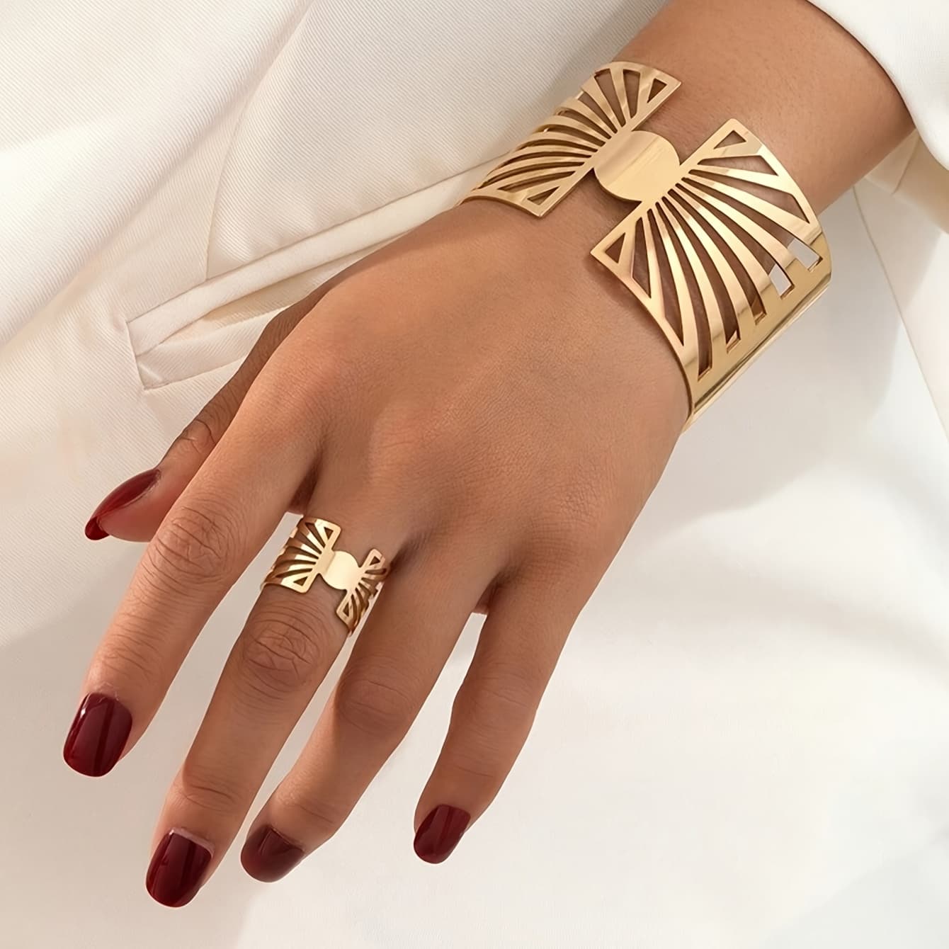 TEMU A Line Hollowed Out Irregular Retro Bracelet And A Ring Set