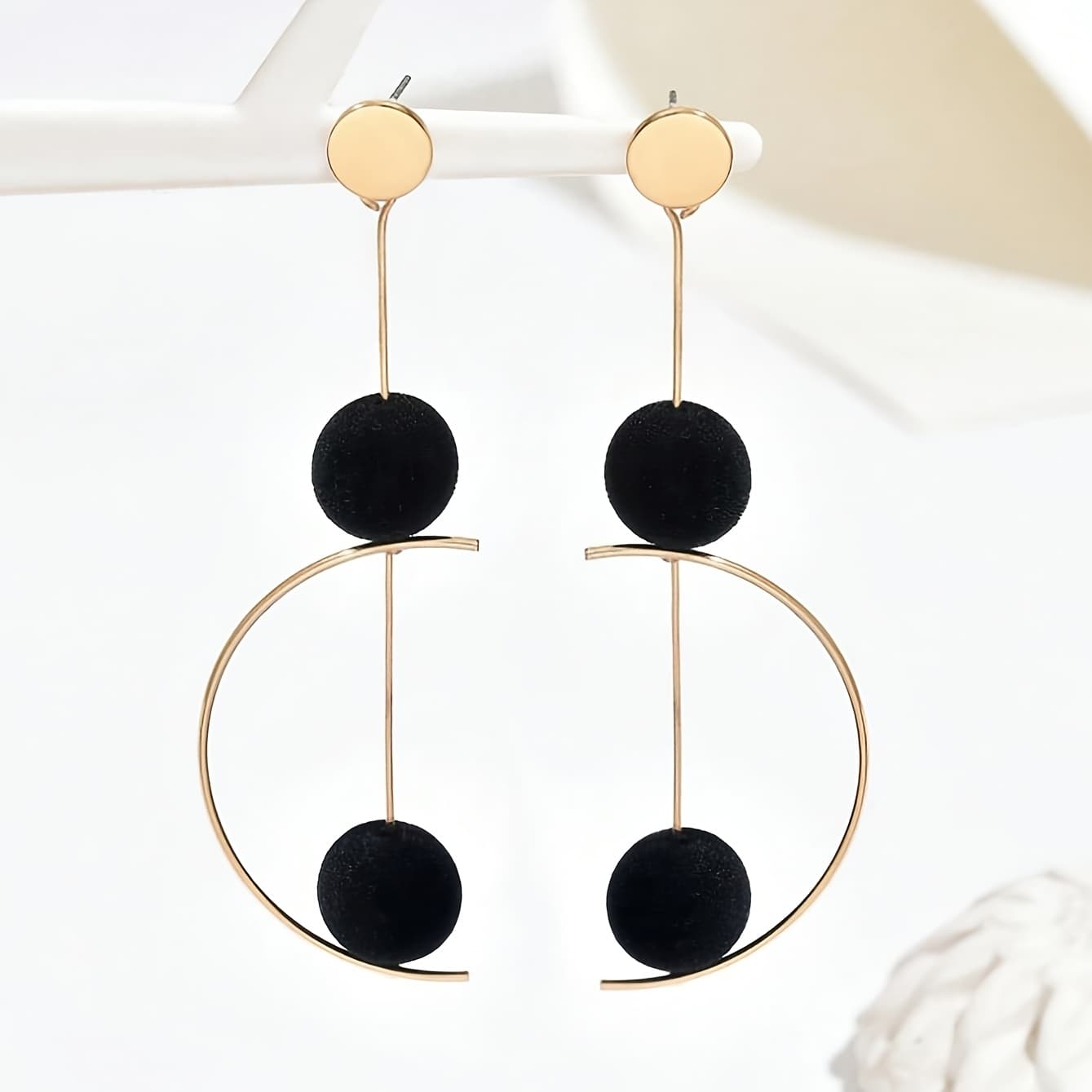 TEMU 1 Pair Of Vintage Minimalist Multi-functional Creative Long Earrings With Geometric And Black Spherical Pendant, Suitable For Women' Wear, Holidays, Parties, And Occasions