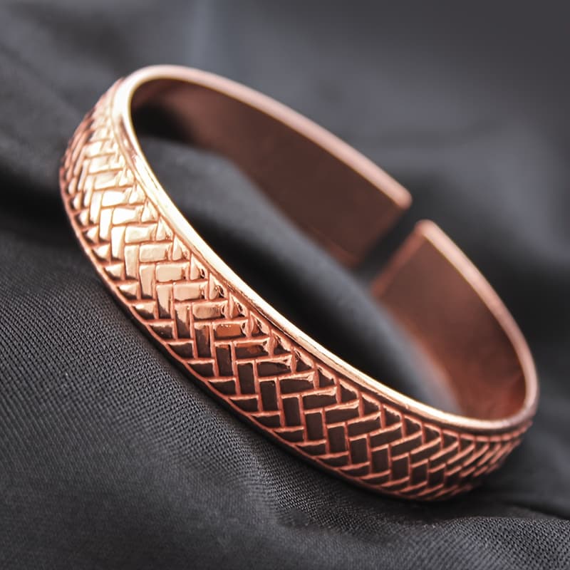 TEMU 1pc Copper Bracelet, Unisex Cuff Bracelet, Suitable For Daily Wear And Party Gifts, Perfect Birthday Gift For Mom Or Women, New Year Gift