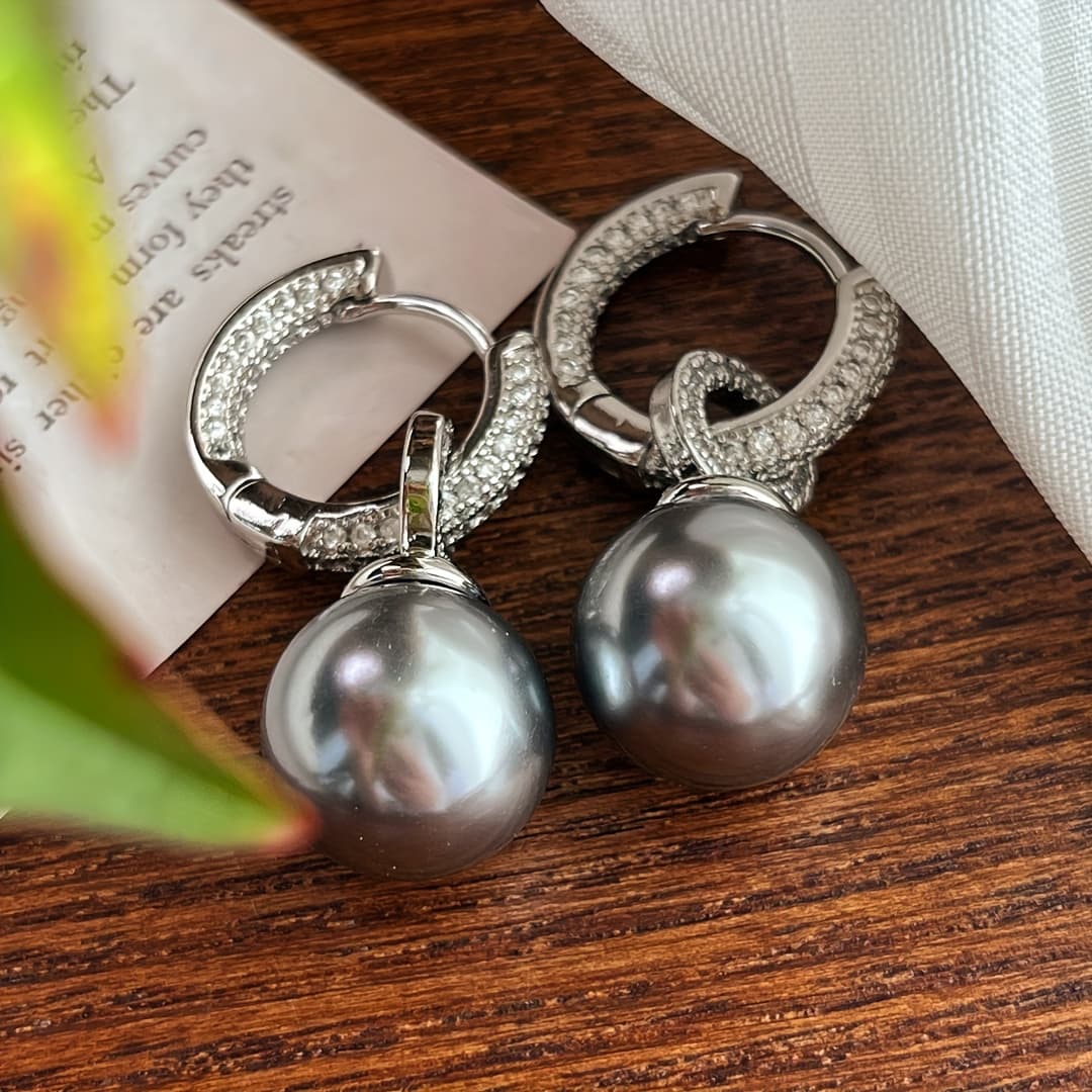 TEMU A Pair Of Luxurious Earrings Set With Synthetic Zirconia, Featuring High-quality Gray Pearl Pendants That Mimic The Of . Are Perfect For The Ears