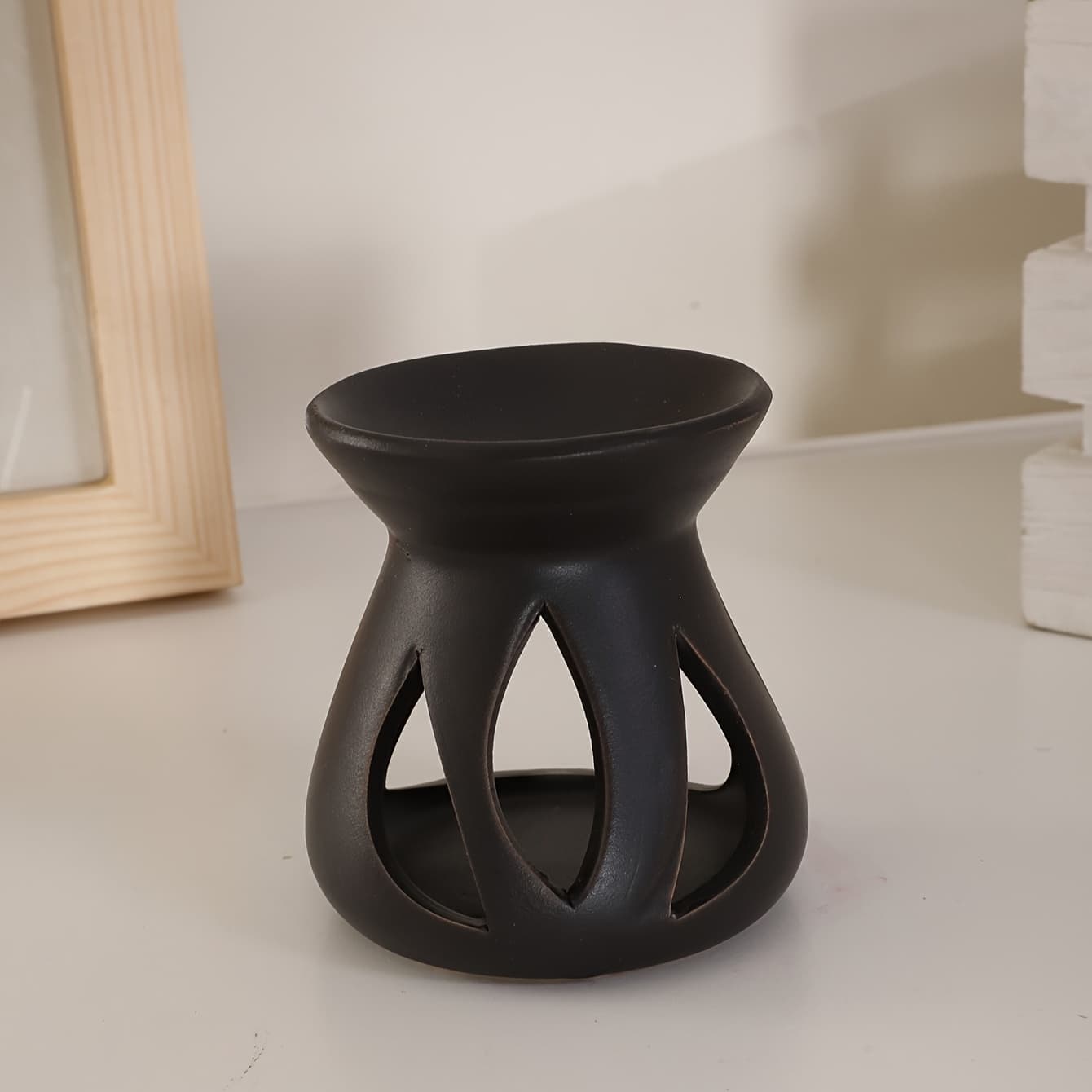 TEMU 1pc Ceramic Incense Holder Japanese Candle Essential Oil Burner Ornament Gift Random Black 3-leaf