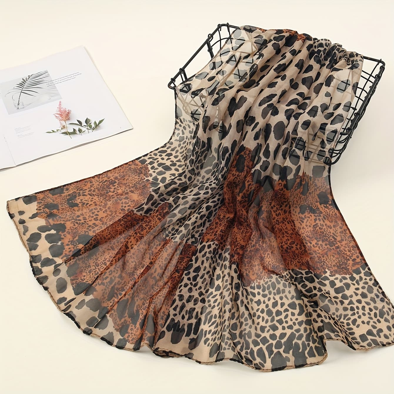 TEMU 1pc Chic Leopard Print Chiffon Scarf For Women - Lightweight, Medium-long, Versatile Bandana/ Wrap, Perfect For Dress-up, Beach Cover-up, And