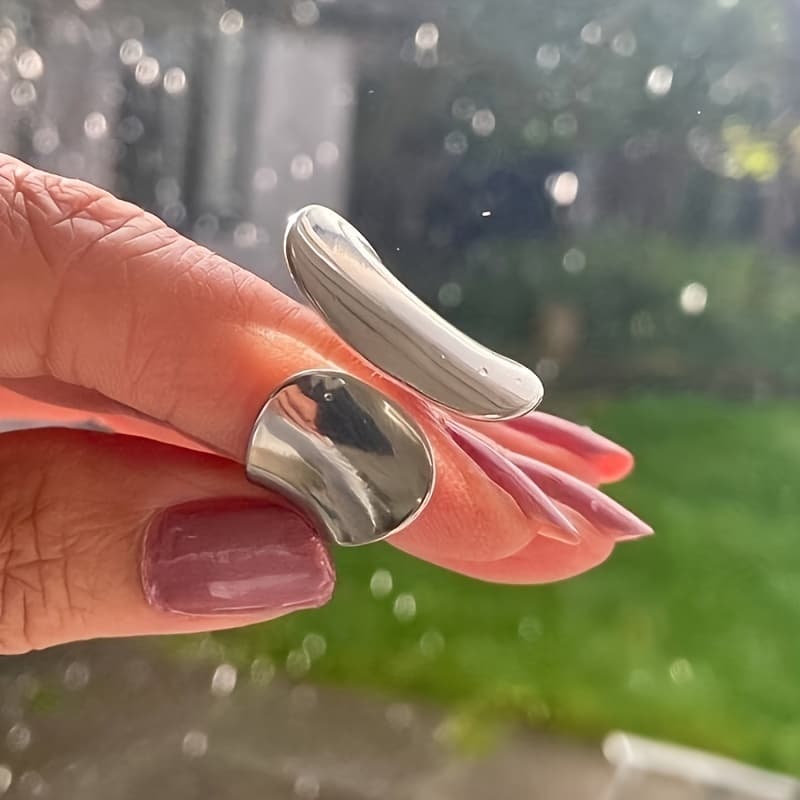 TEMU A Silvery Statement Ring Adjustable, Featuring A , Perfect As A Gift For Women On Birthdays Or