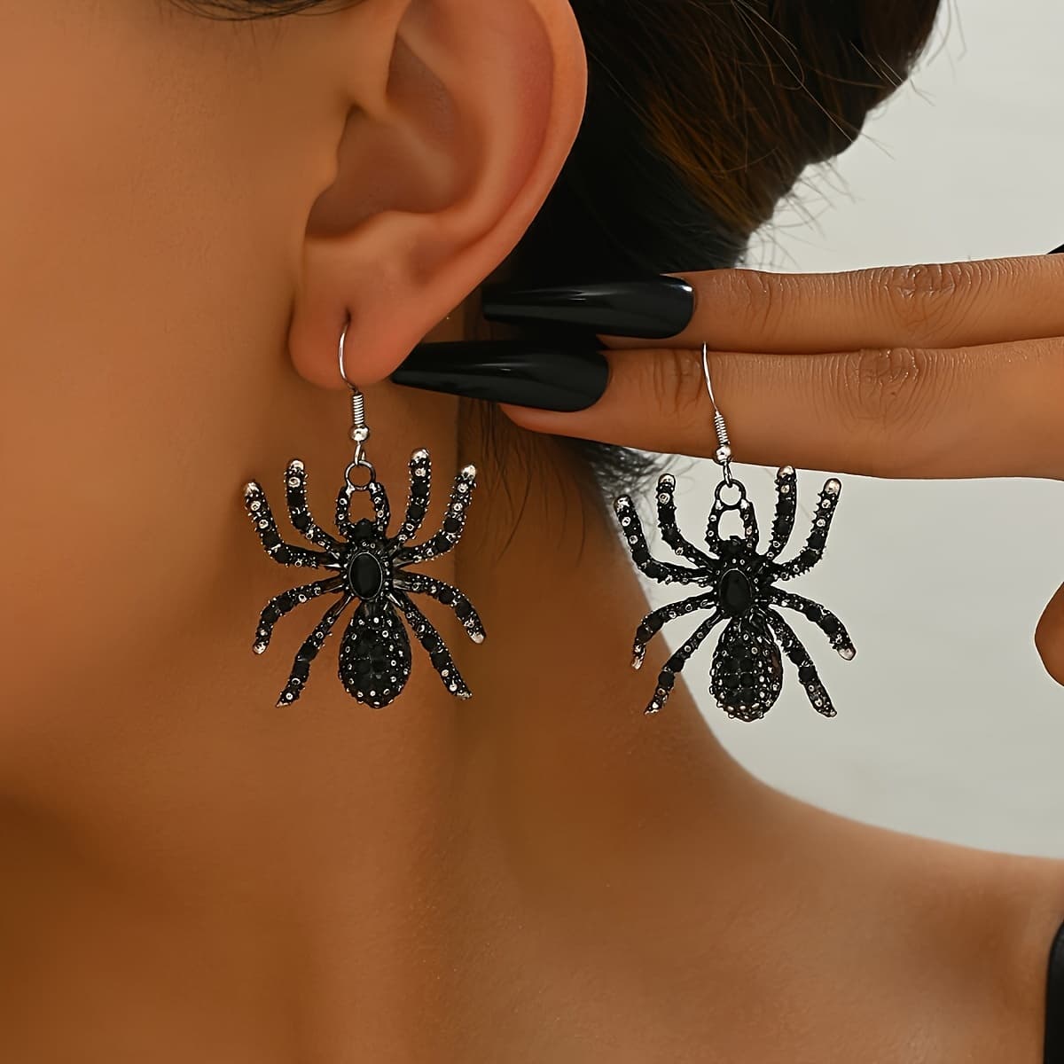 TEMU A Pair Of Vintage Gothic-style Black Spider Pendant Earrings For Halloween, Perfect For Women's Festive Parties