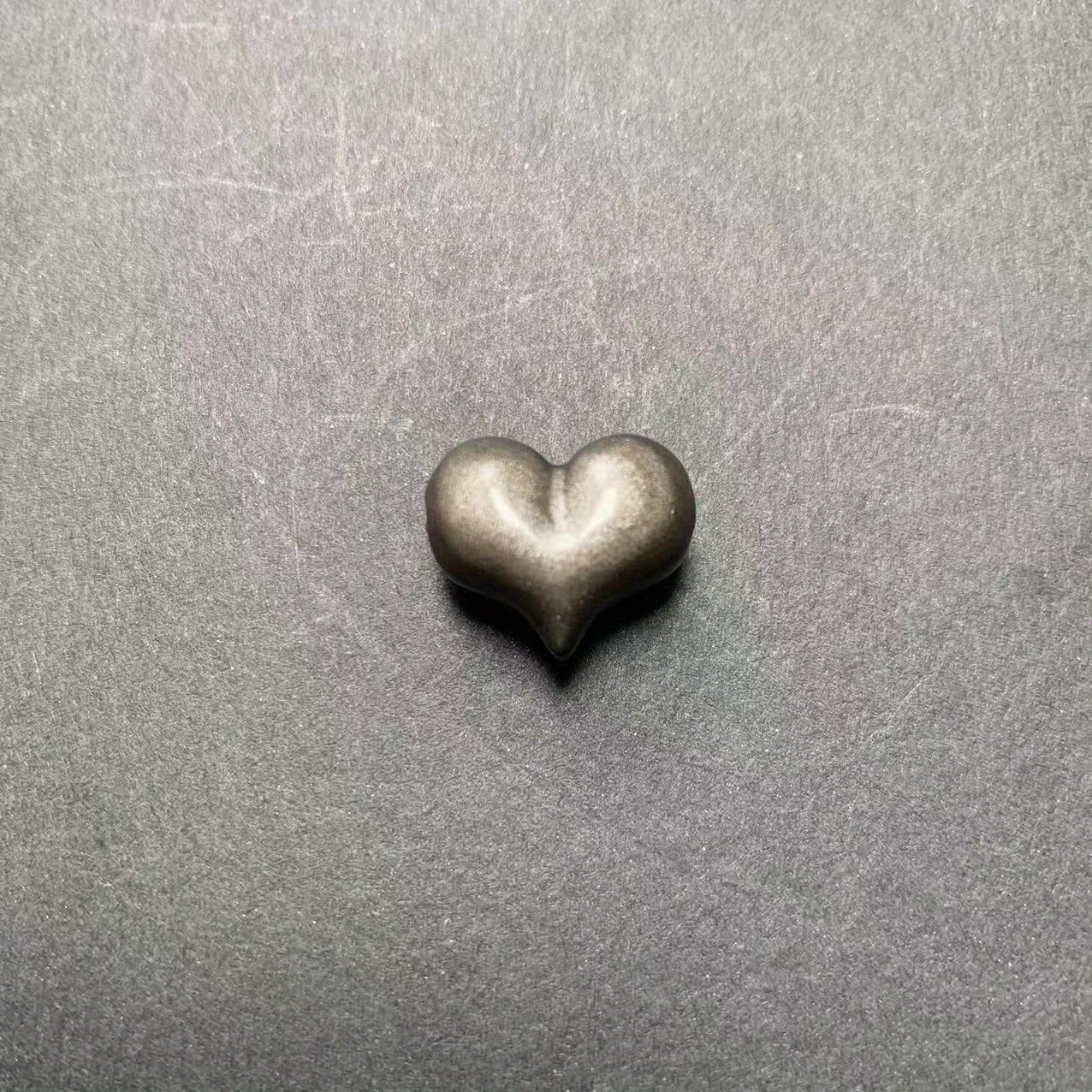 TEMU Efrey 3pcs Natural Obsidian Heart-shaped Carvings For Making - Handcrafted Beads, Ideal For Bracelets & Accessories, Perfect For Easter, & Mardi Gras Crafts, Charms For Jewelry , Without Battery