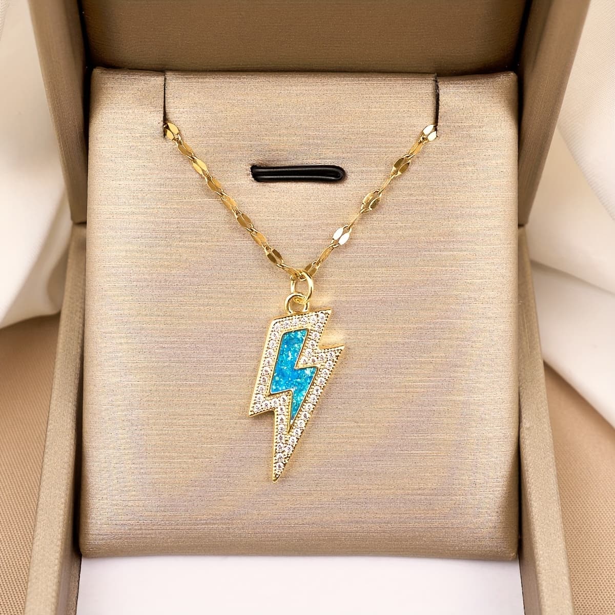 TEMU Exquisite And Fashionable Retro Light Luxury Style Shiny Zirconia Decorated Oil Painting Style Pendant Necklace Versatile For Daily Use The First Choice Gift For Girls And Women