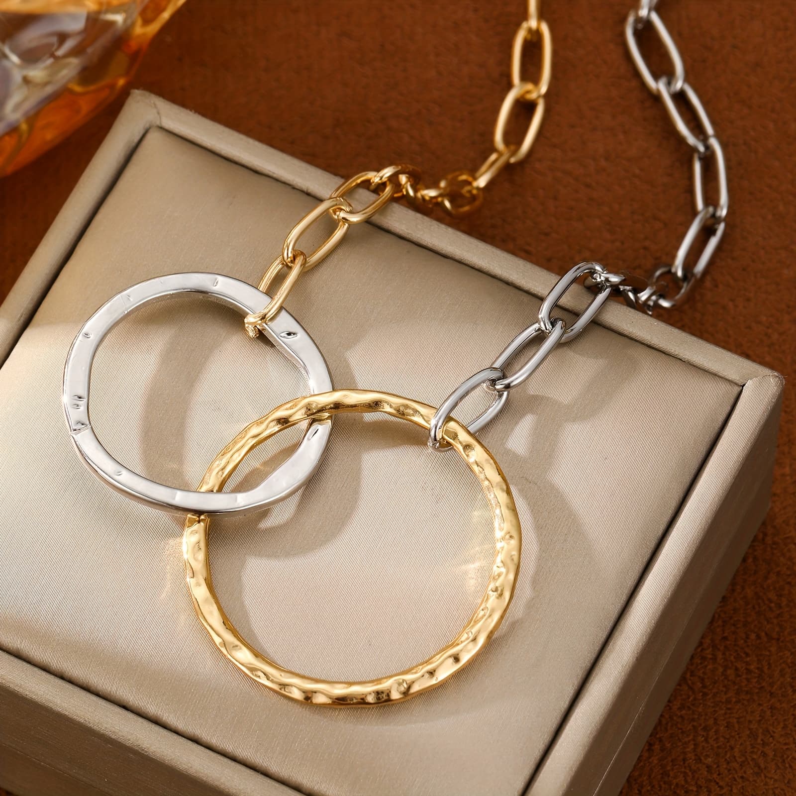 TEMU 1pc Dual-tone Contrast Women's Chain Necklace With Geometric Pendant, Daily Versatile Elegant Jewelry For Women, For Gifts