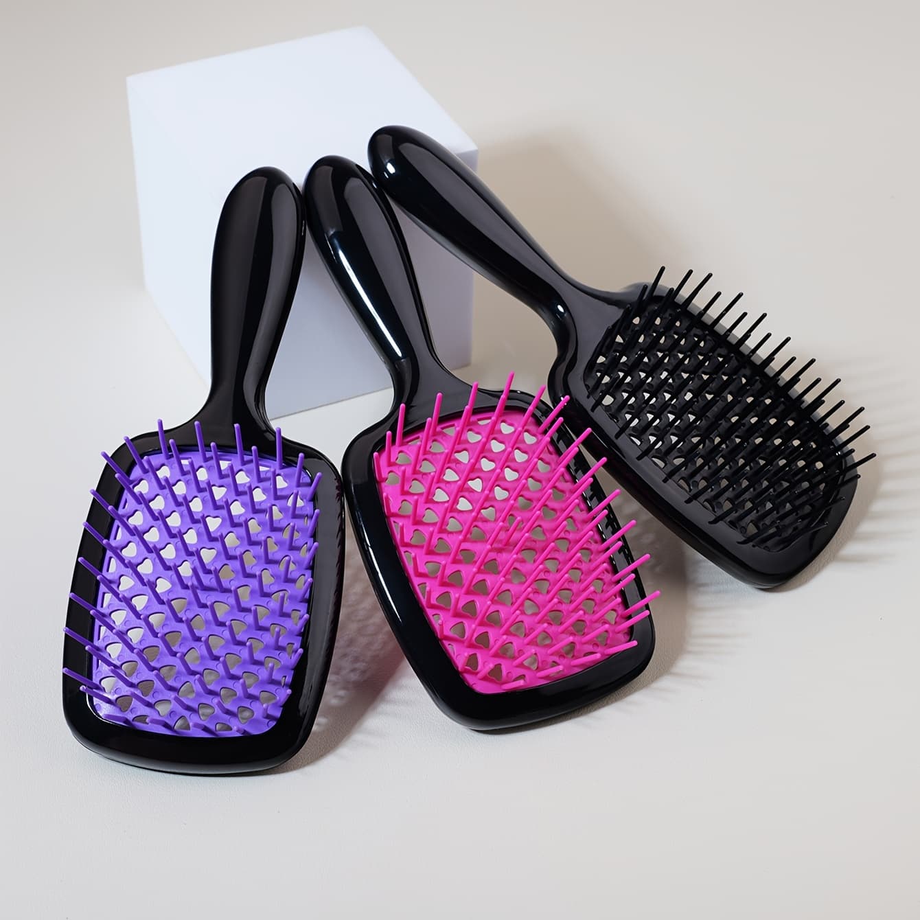 TEMU 3pcs Anti-static Hollow Brush, Candy Color, Waterproof Dry Hair Removal Brush, Smooth Hair Comb, Hollow Comb, Household Massage Comb, Dry Wet Dual-use Plastic Portable Hair Comb
