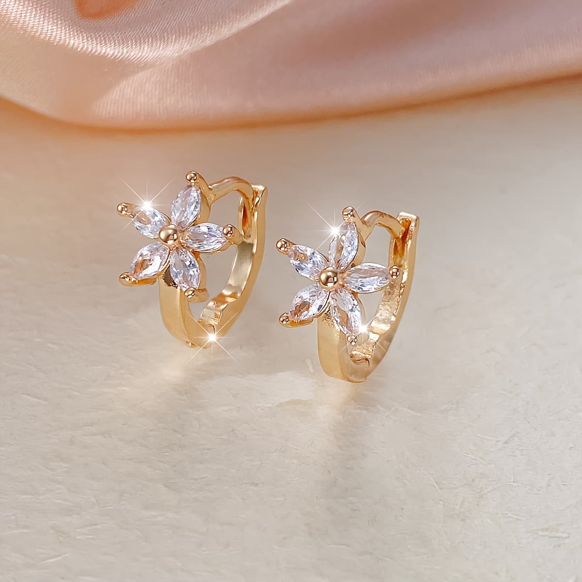 TEMU 1 Pair Of Women's Fashion Stud Earrings, Micro-pave Synthetic Zirconia Flower Stud Earrings, Exquisite, Simple, Versatile, And Designer-inspired Earrings For Women