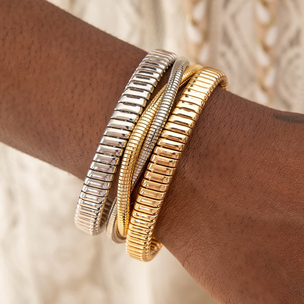 TEMU 1pc Vintage Elegant Adjustable Open Metal Bracelet With Simple Geometric Pattern, Suitable For Daily Party, Ideal Holiday Gift For , Party Accessory, , Durable Bracelet, Fashion Accessory,
