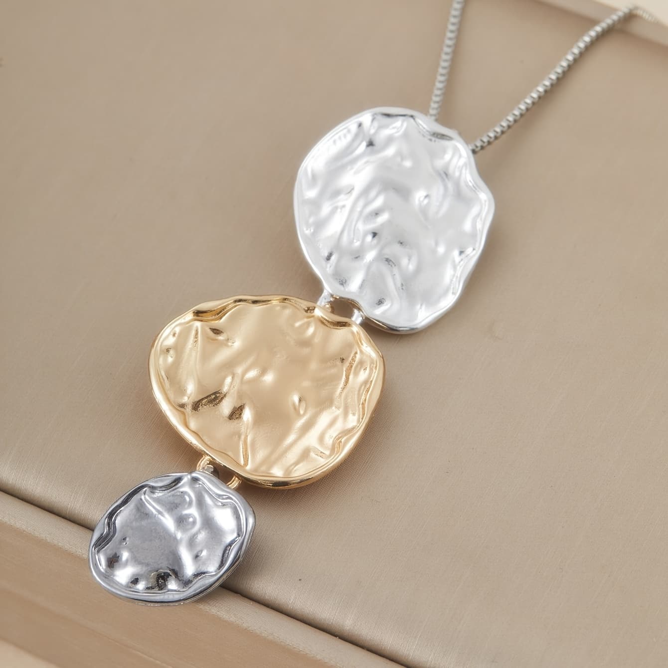 TEMU 1pc Fashion Bohemian Easy Geometric Irregular Pendant Necklace For Women Alloy Suitable For Daily Dance Party Holiday Graduation Season Music Festival Jewelry Additions Gift
