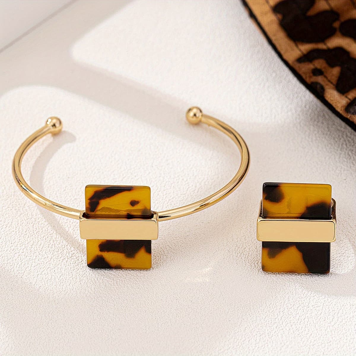 TEMU 1 Set Of Fashionable European And American Minimalist Leopard Print Jewelry Set, Vintage Geometric Bracelet And Ring Combo, Women's Jewelry For Daily Wear And Gift