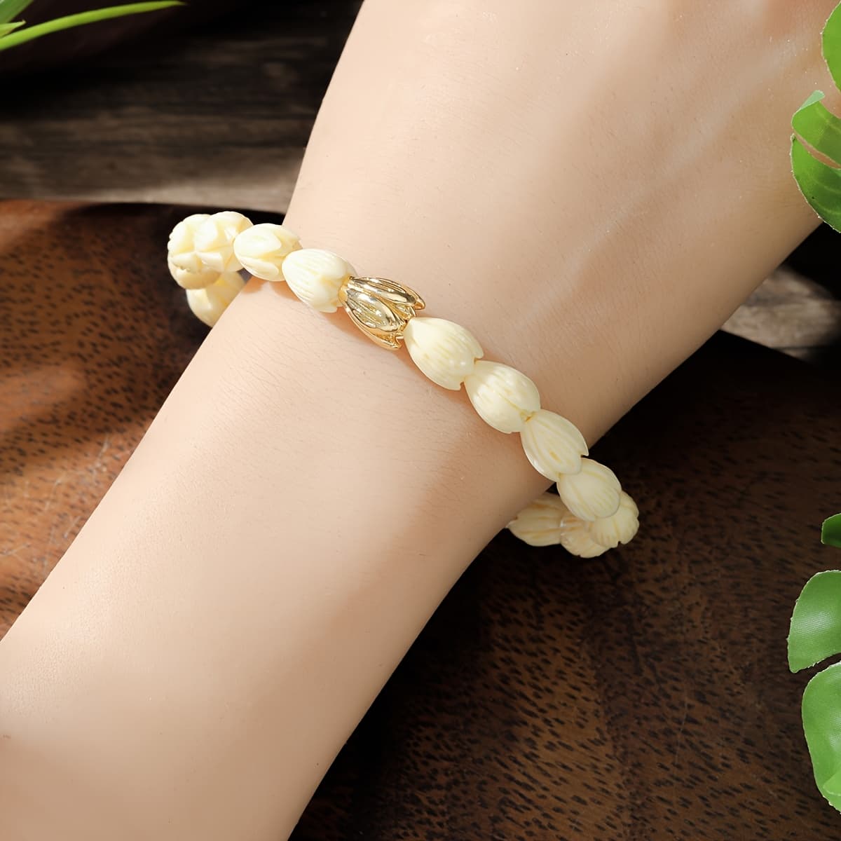 TEMU Bohemian Hawaiian Style Resin And Galvanized Golden Alloy Jasmine Flower Fashion Bracelet, Necklace, And Earrings, Suitable For Everyday Wear Additions, Gift