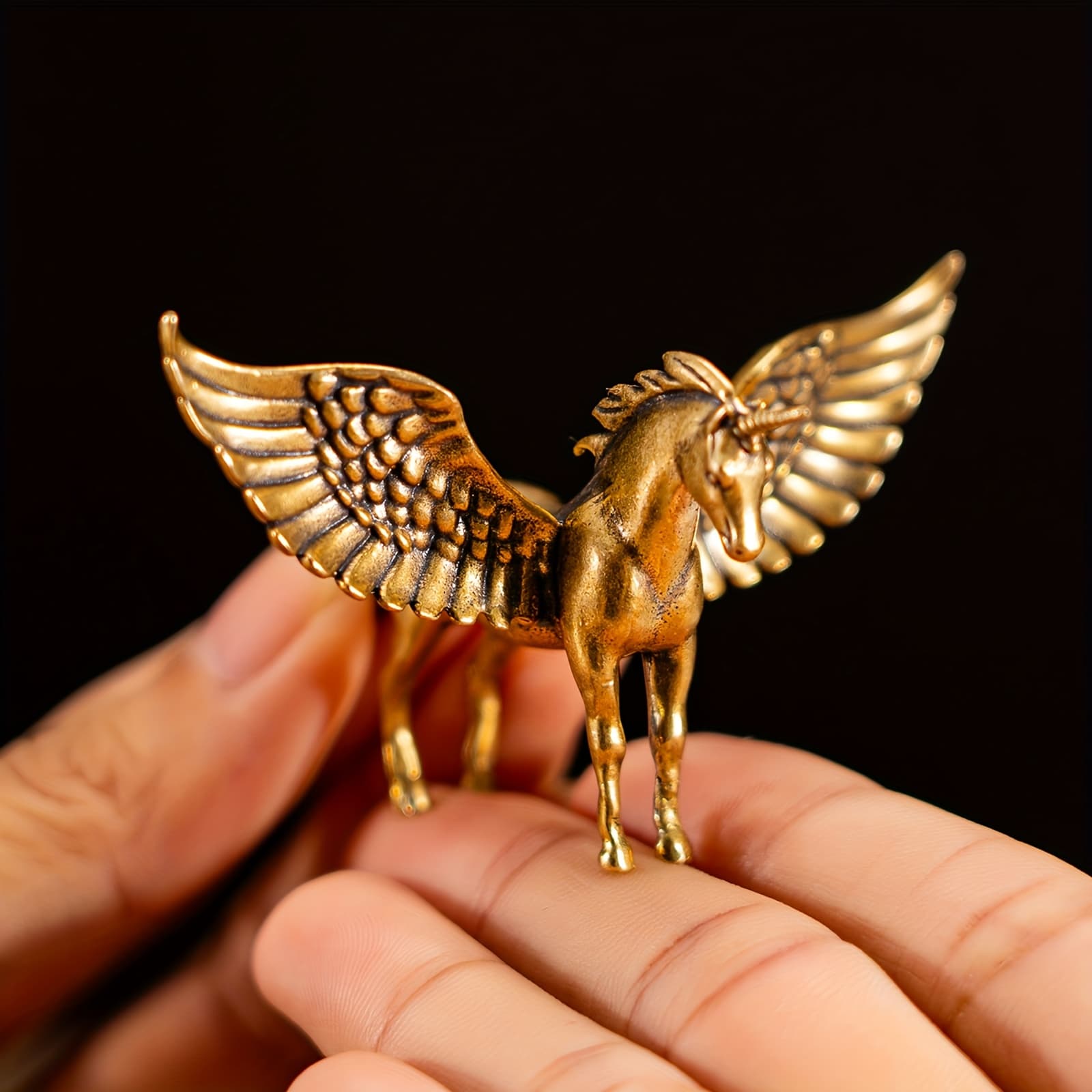 TEMU 1 Horse Statue, Home, Office, Decorative Artwork - Suitable For Bookshelves, Living Rooms, Desktop Displays - Does Not Electricity - Very Suitable For Christmas, Halloween, New Year