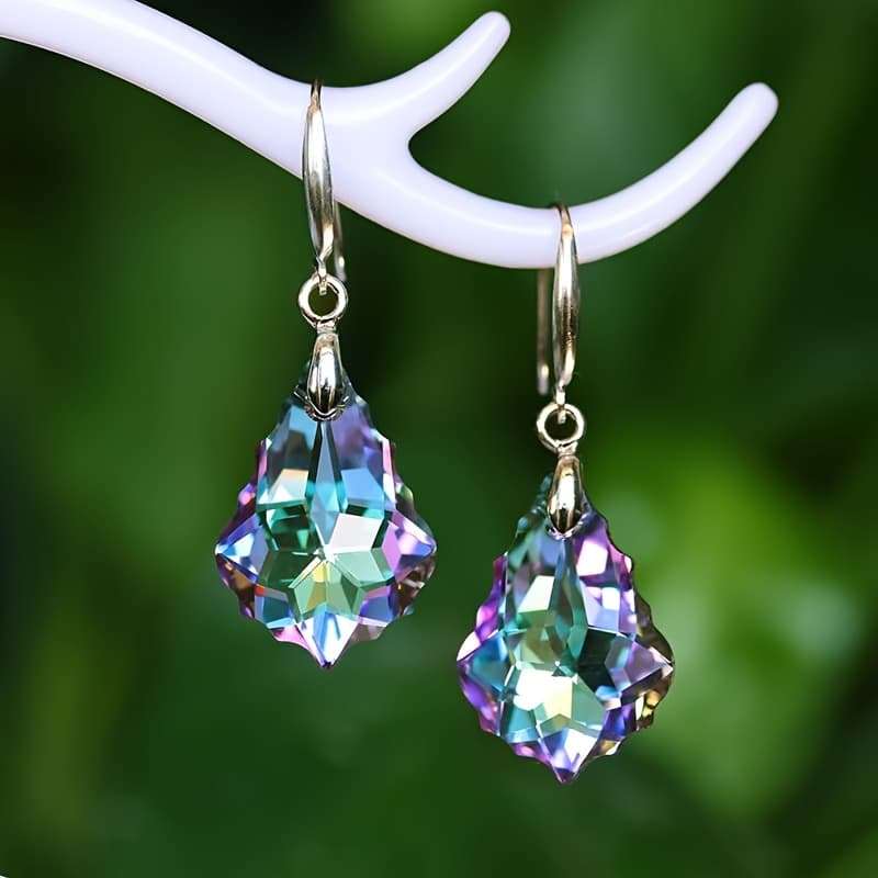 TEMU A Pair Of Exquisite Sparkling Inlaid Artificial Crystal Pendants, With Simple And Luxurious Baroque Leaves, Suitable For Wearing At Parties, Weddings, And Banquets.