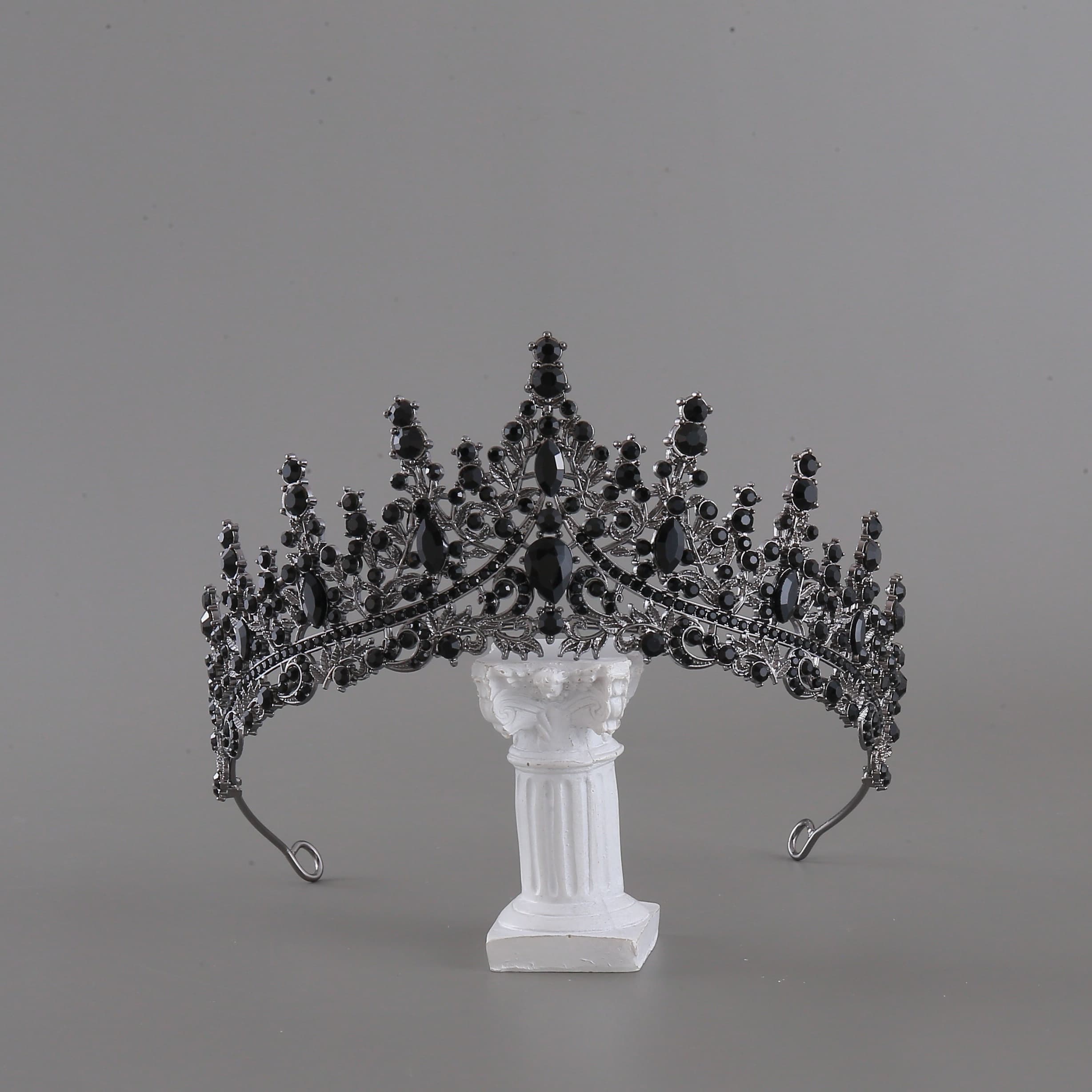 TEMU 1pc Women Black Gothic Vintage Alloy Tiara, Black Glass Princess Crown Headband For Wedding,banquet,party & 18th Birthday Coming-of-age Ceremony